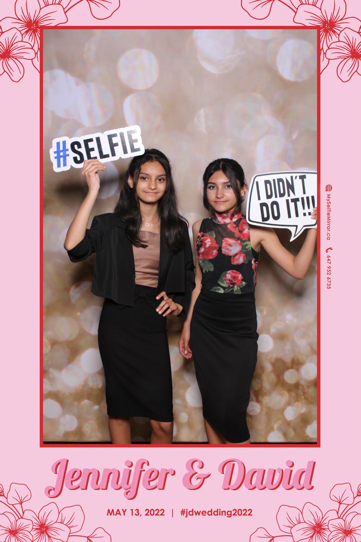 Jenn & David | View more photos from the event at gallery.myselfiemirror.ca/u/romanmyselfiemirrorca/Jenn-David