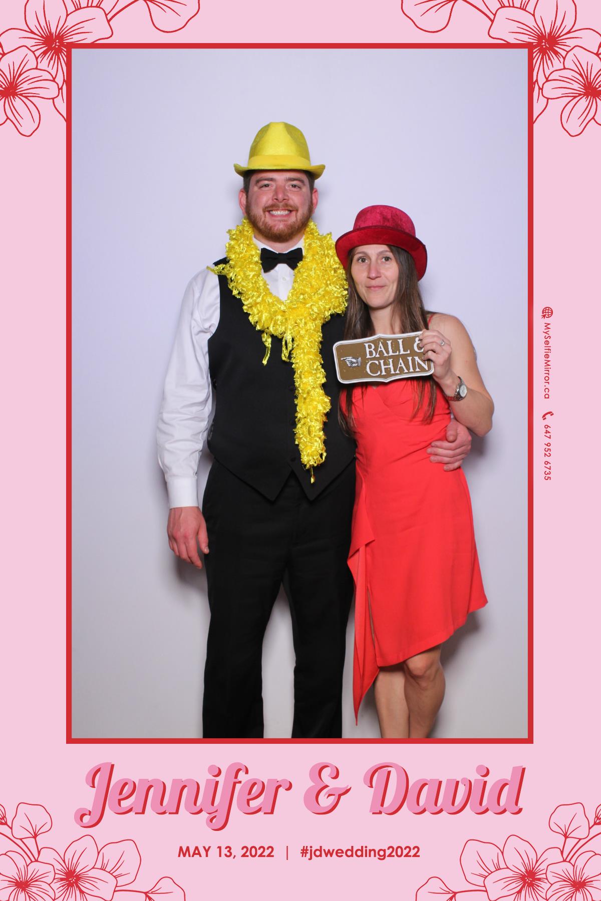 Jenn & David | View more photos from the event at gallery.myselfiemirror.ca/u/romanmyselfiemirrorca/Jenn-David