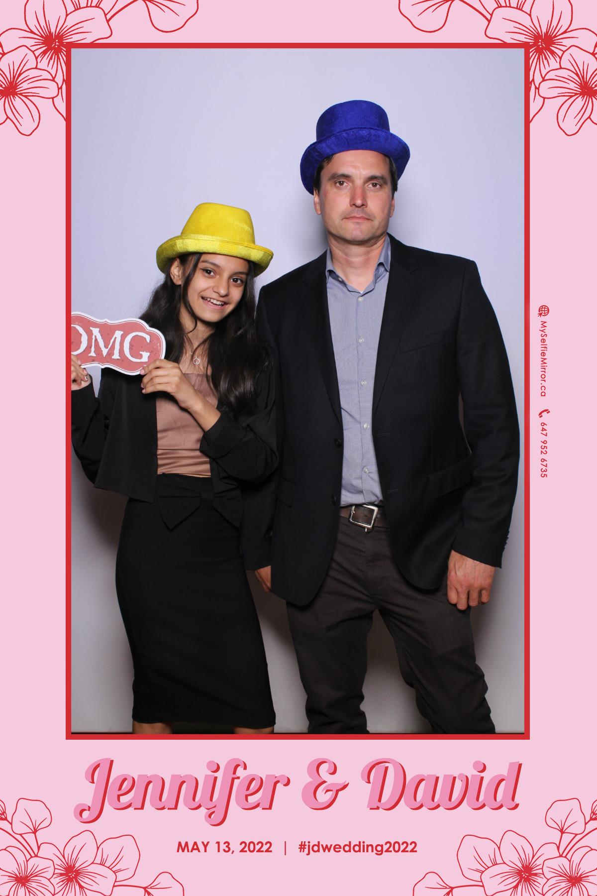 Jenn & David | View more photos from the event at gallery.myselfiemirror.ca/u/romanmyselfiemirrorca/Jenn-David