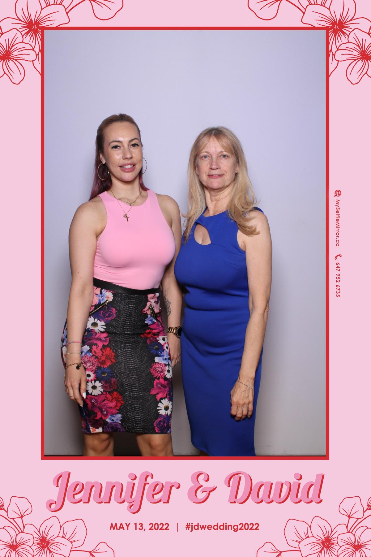 Jenn & David | View more photos from the event at gallery.myselfiemirror.ca/u/romanmyselfiemirrorca/Jenn-David