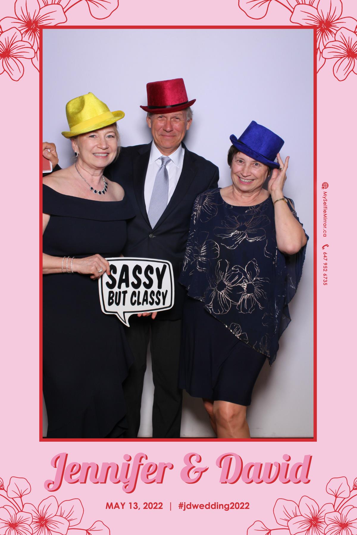 Jenn & David | View more photos from the event at gallery.myselfiemirror.ca/u/romanmyselfiemirrorca/Jenn-David