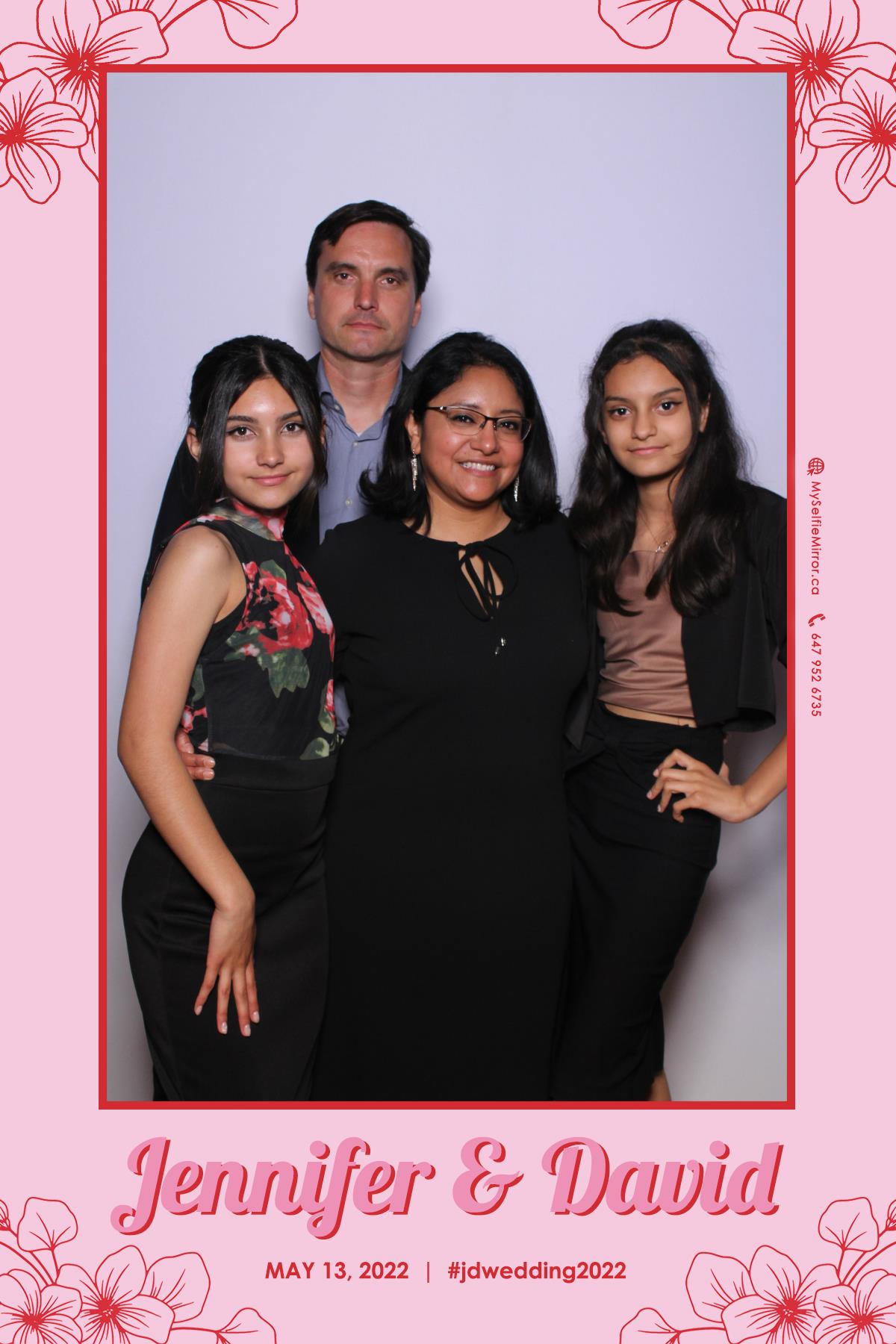 Jenn & David | View more photos from the event at gallery.myselfiemirror.ca/u/romanmyselfiemirrorca/Jenn-David