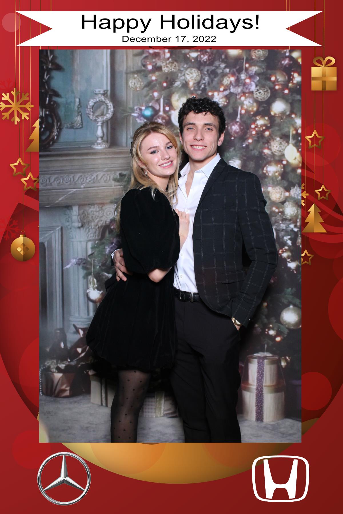 MB Burlington Christmas Party | View more photos from the event at gallery.myselfiemirror.ca/u/romanmyselfiemirrorca/MB-Burlington-Christmas-Party