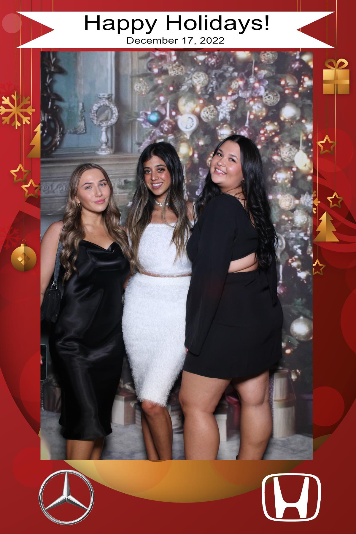 MB Burlington Christmas Party | View more photos from the event at gallery.myselfiemirror.ca/u/romanmyselfiemirrorca/MB-Burlington-Christmas-Party