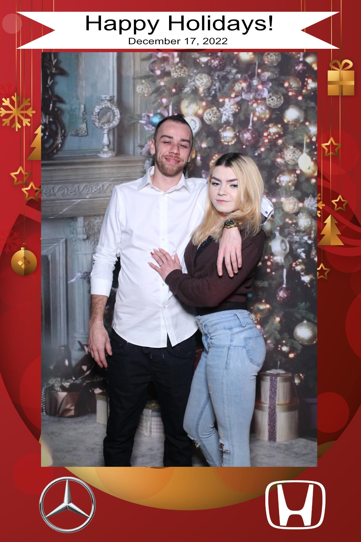 MB Burlington Christmas Party | View more photos from the event at gallery.myselfiemirror.ca/u/romanmyselfiemirrorca/MB-Burlington-Christmas-Party
