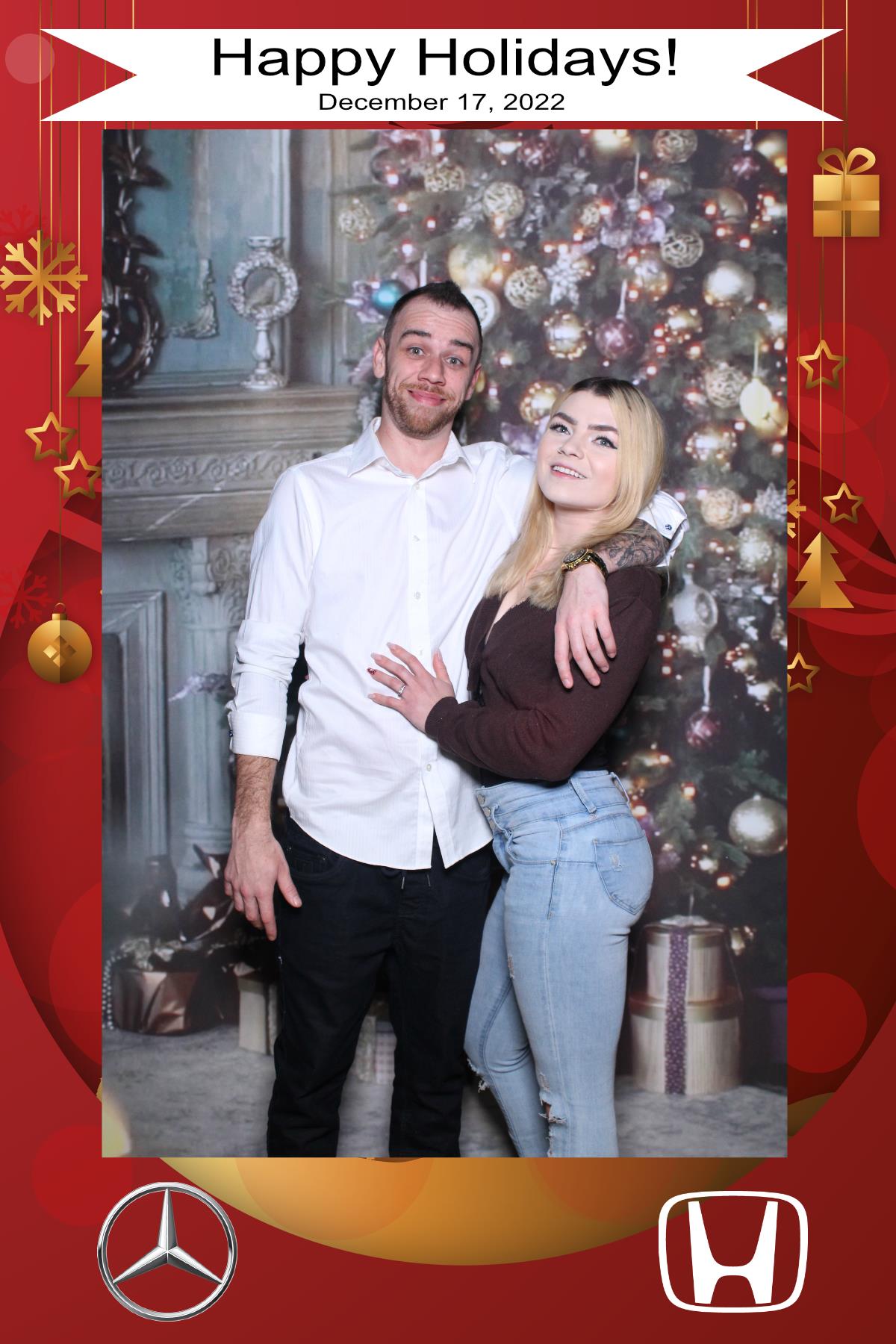 MB Burlington Christmas Party | View more photos from the event at gallery.myselfiemirror.ca/u/romanmyselfiemirrorca/MB-Burlington-Christmas-Party