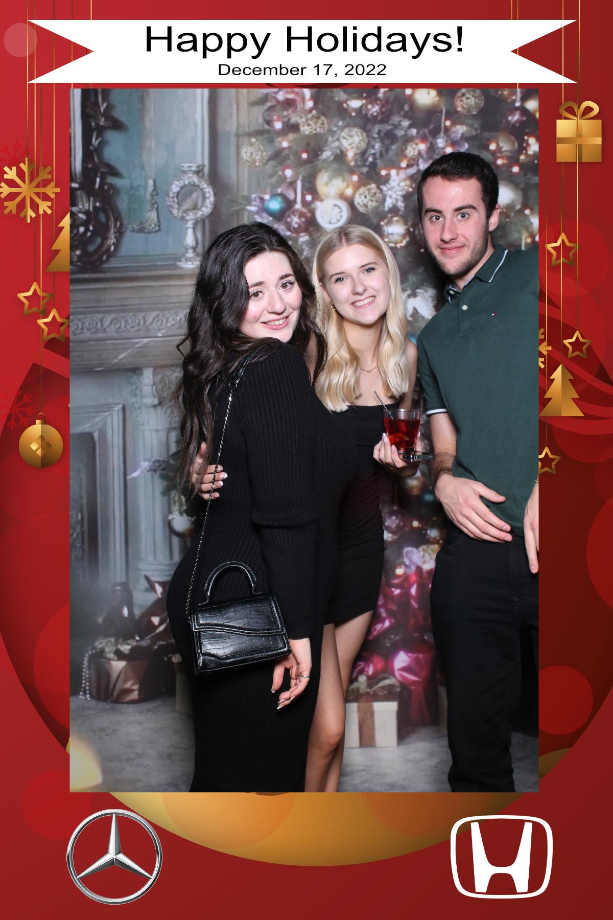MB Burlington Christmas Party | View more photos from the event at gallery.myselfiemirror.ca/u/romanmyselfiemirrorca/MB-Burlington-Christmas-Party
