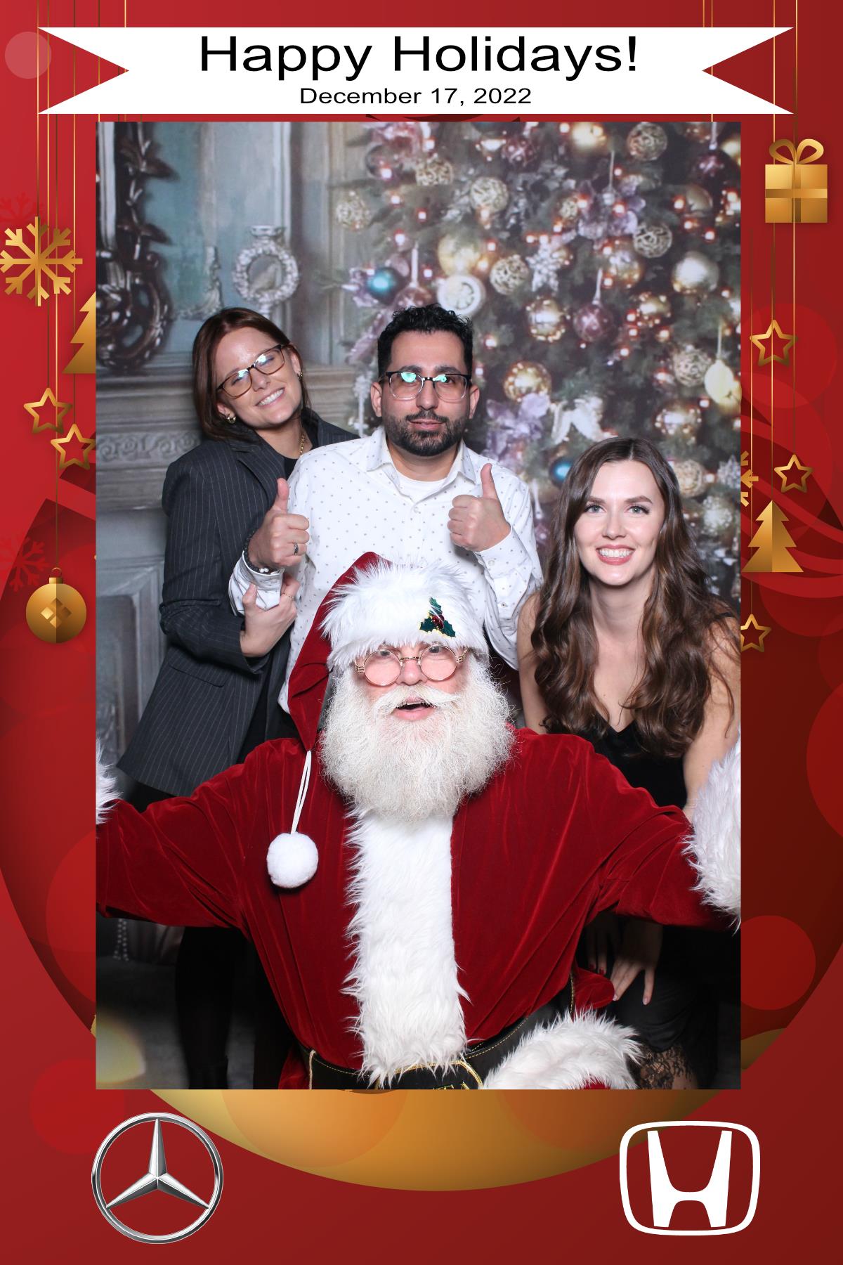 MB Burlington Christmas Party | View more photos from the event at gallery.myselfiemirror.ca/u/romanmyselfiemirrorca/MB-Burlington-Christmas-Party