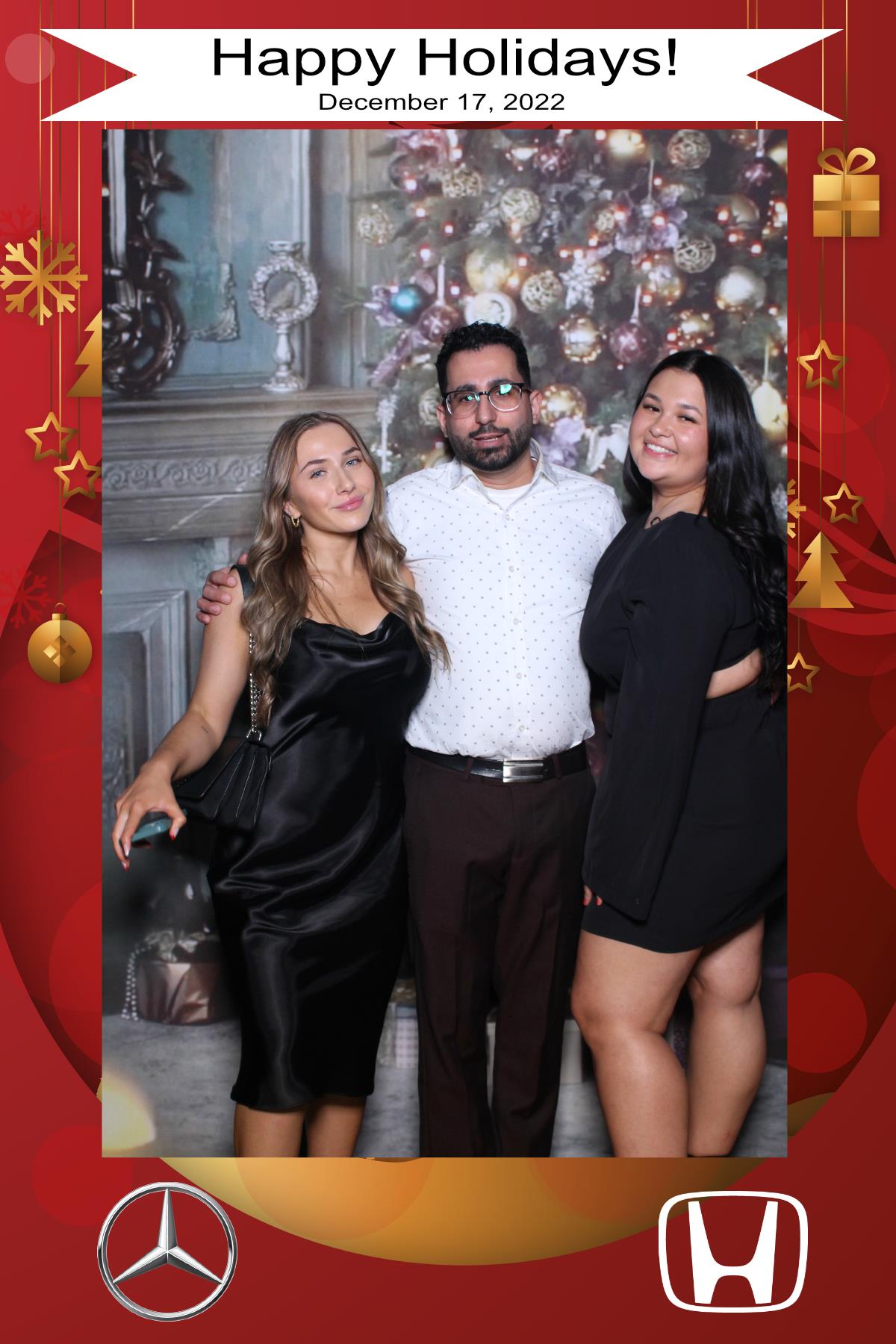 MB Burlington Christmas Party | View more photos from the event at gallery.myselfiemirror.ca/u/romanmyselfiemirrorca/MB-Burlington-Christmas-Party