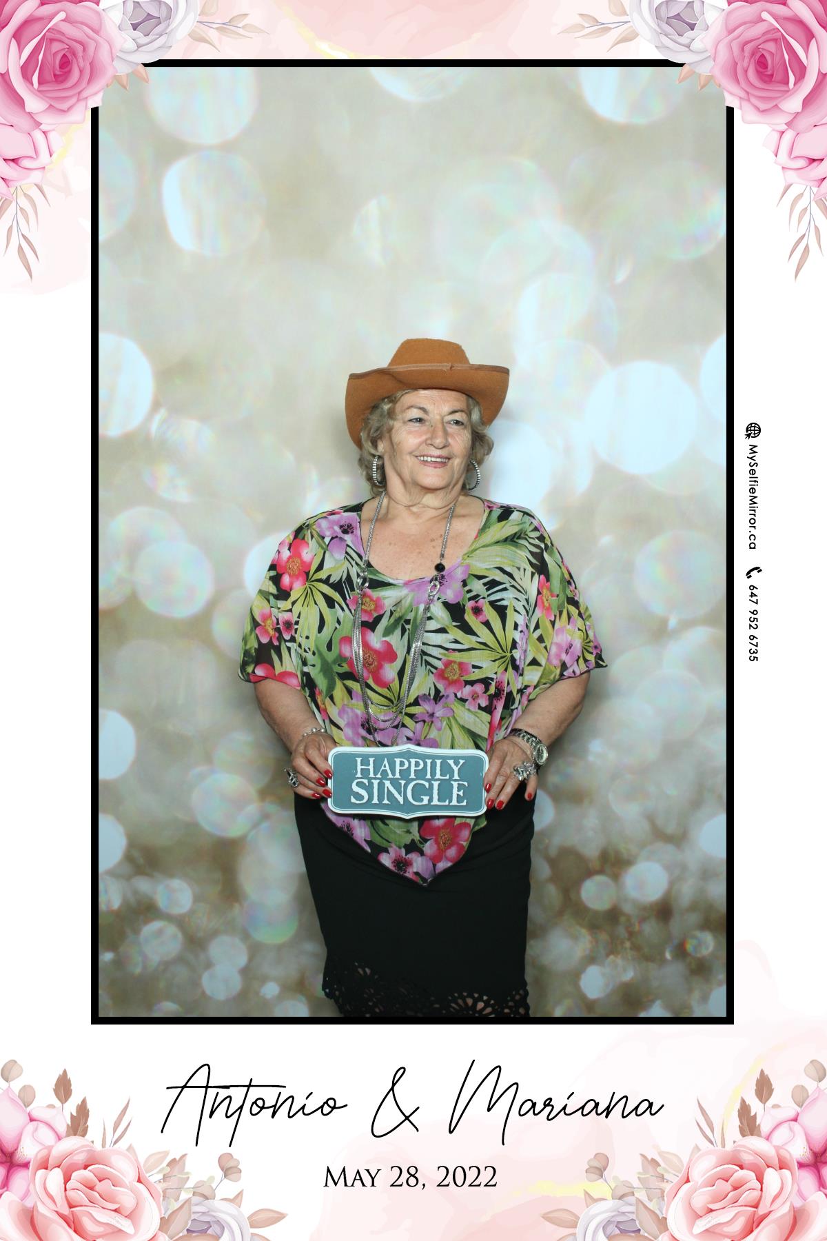 Mariana & Tony | View more photos from the event at gallery.myselfiemirror.ca/u/romanmyselfiemirrorca/Mariana-Tony