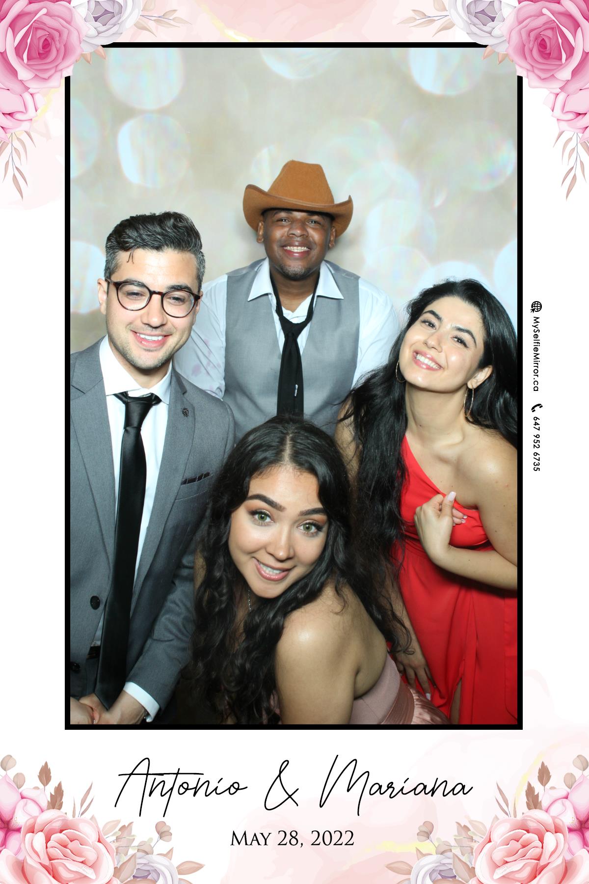 Mariana & Tony | View more photos from the event at gallery.myselfiemirror.ca/u/romanmyselfiemirrorca/Mariana-Tony