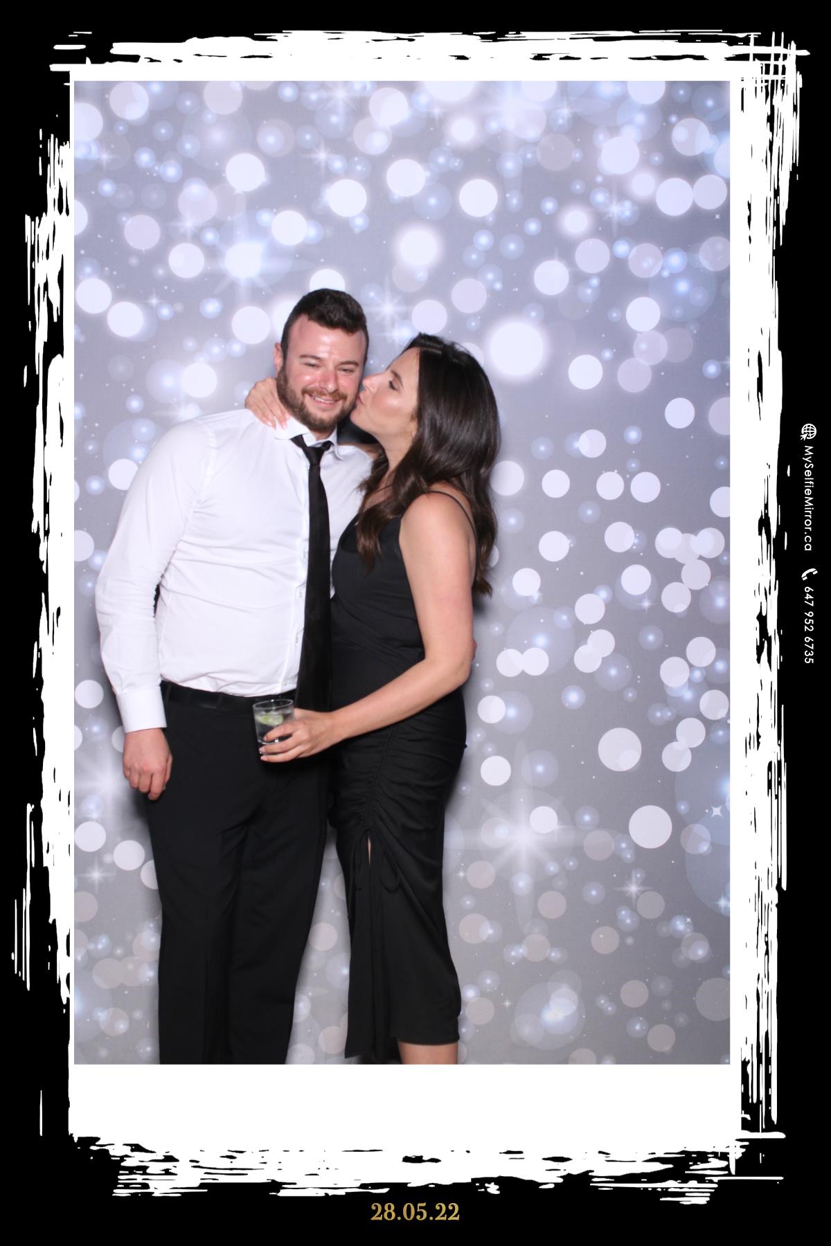 Masha & Kyle | View more photos from the event at gallery.myselfiemirror.ca/u/romanmyselfiemirrorca/Masha-Kyle