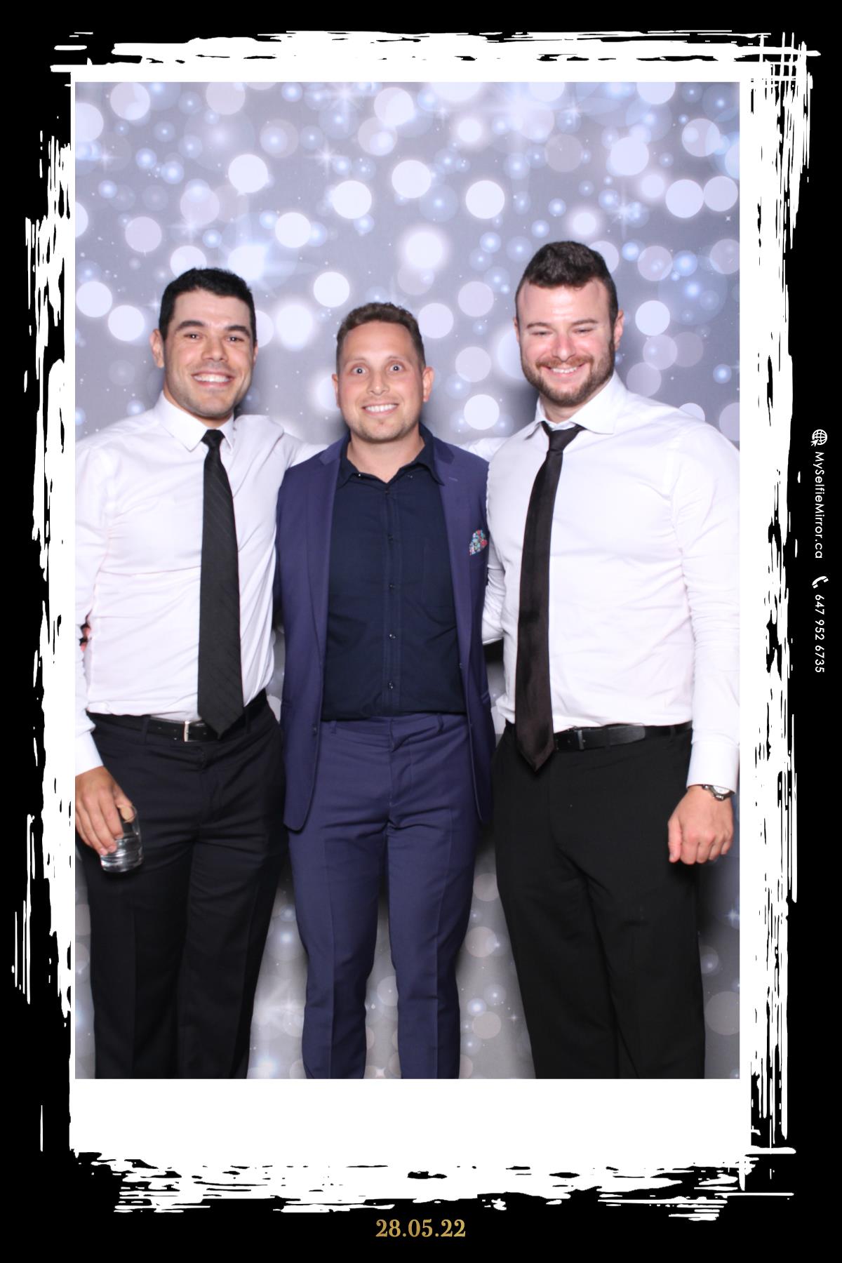 Masha & Kyle | View more photos from the event at gallery.myselfiemirror.ca/u/romanmyselfiemirrorca/Masha-Kyle