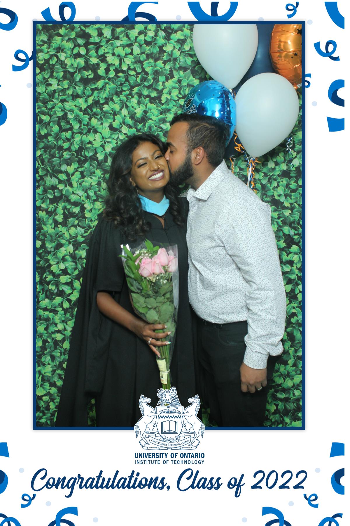 Ontario University Convocation 2022 | View more photos from the event at gallery.myselfiemirror.ca/u/romanmyselfiemirrorca/Ontario-University-Convocation-2022