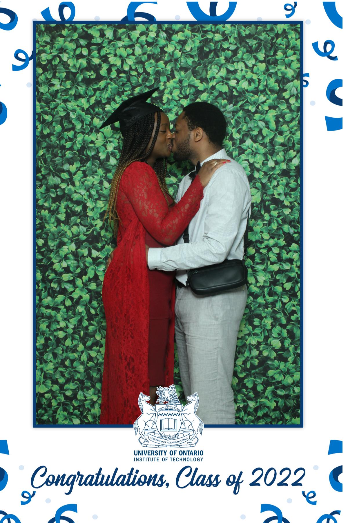 Ontario University Convocation 2022 | View more photos from the event at gallery.myselfiemirror.ca/u/romanmyselfiemirrorca/Ontario-University-Convocation-2022