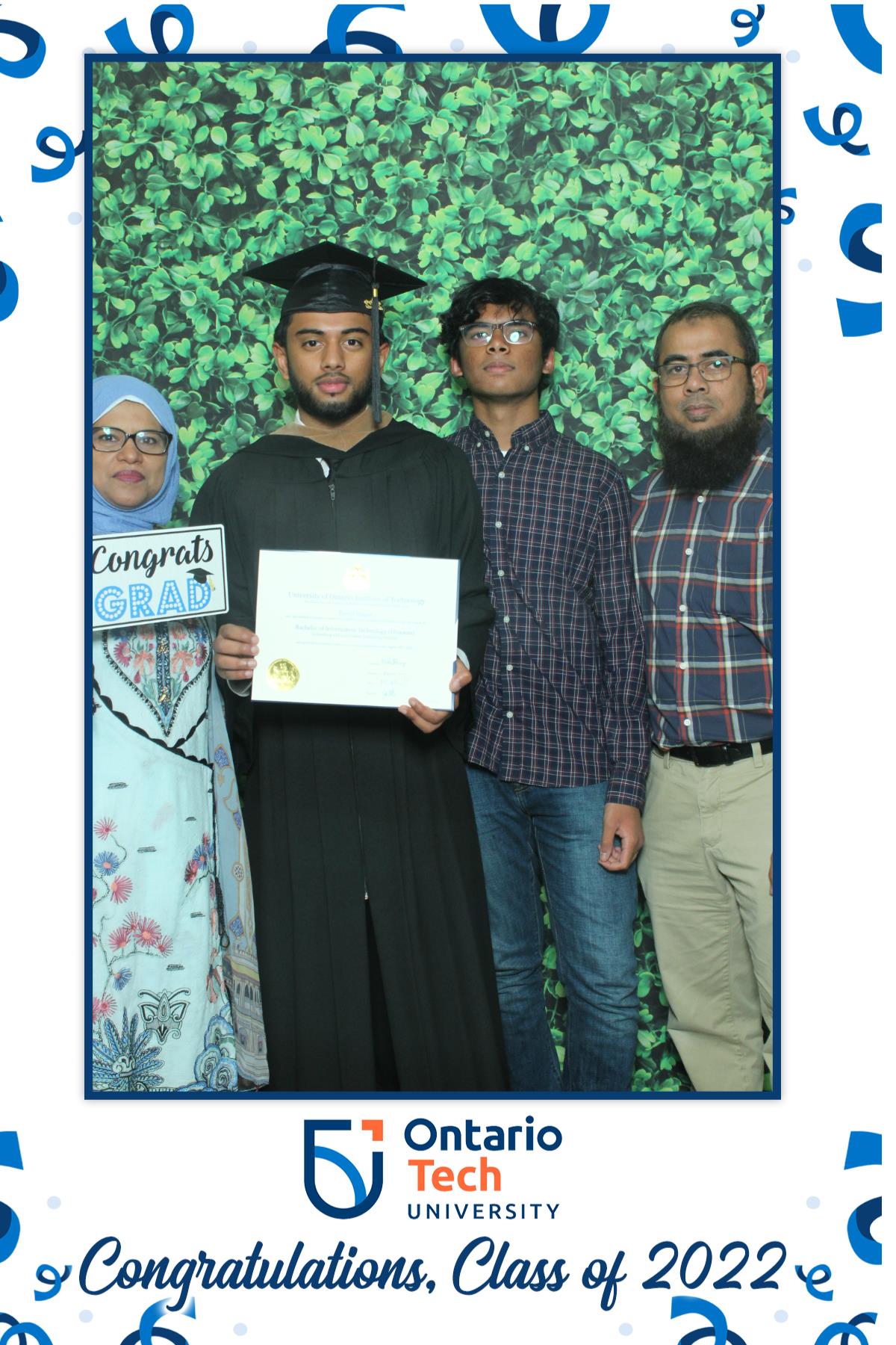 Ontario University Convocation 2022 | View more photos from the event at gallery.myselfiemirror.ca/u/romanmyselfiemirrorca/Ontario-University-Convocation-2022