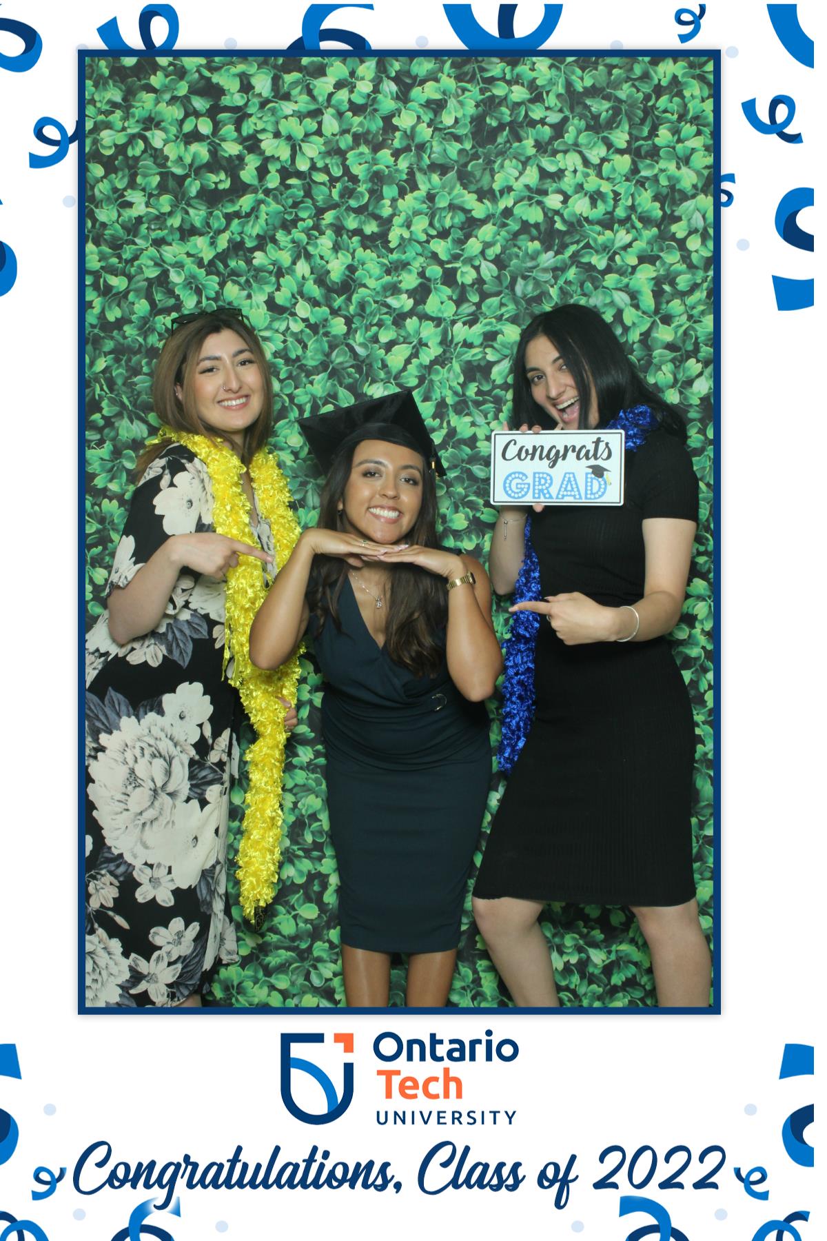 Ontario University Convocation 2022 | View more photos from the event at gallery.myselfiemirror.ca/u/romanmyselfiemirrorca/Ontario-University-Convocation-2022