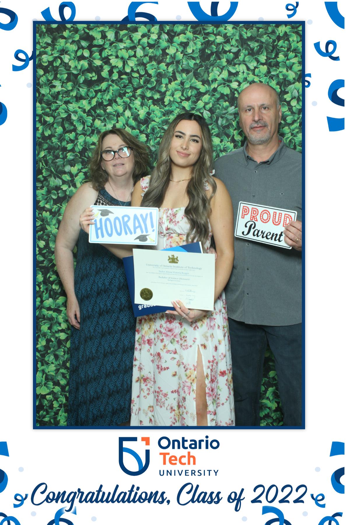 Ontario University Convocation 2022 | View more photos from the event at gallery.myselfiemirror.ca/u/romanmyselfiemirrorca/Ontario-University-Convocation-2022