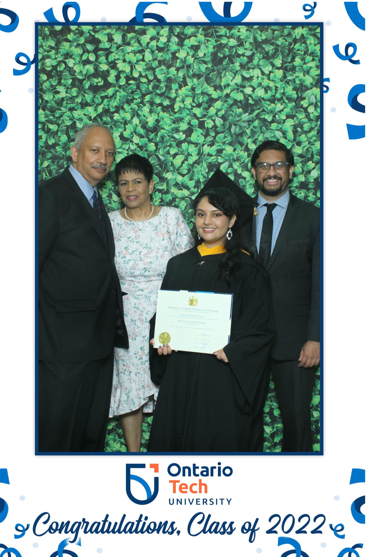 Ontario University Convocation 2022 | View more photos from the event at gallery.myselfiemirror.ca/u/romanmyselfiemirrorca/Ontario-University-Convocation-2022