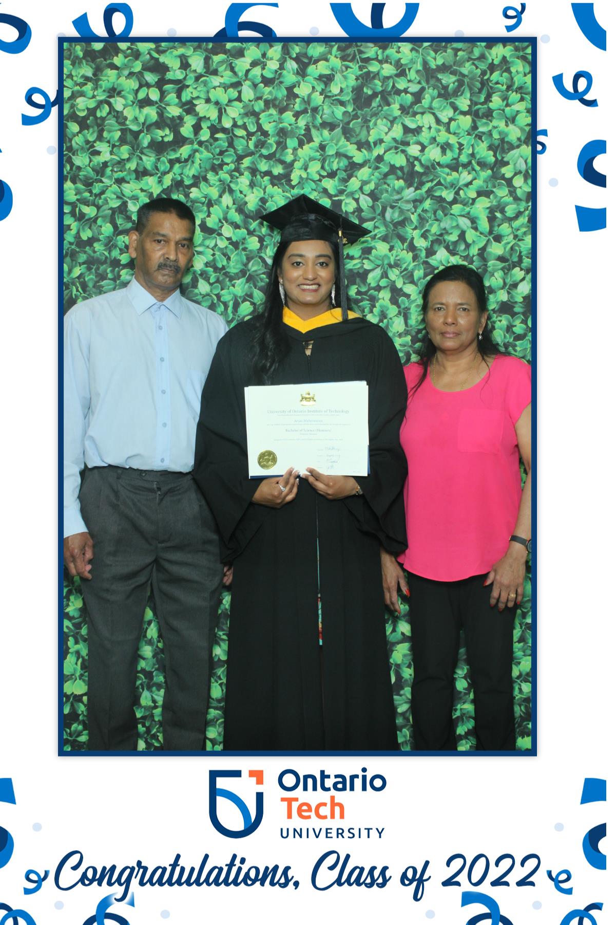 Ontario University Convocation 2022 | View more photos from the event at gallery.myselfiemirror.ca/u/romanmyselfiemirrorca/Ontario-University-Convocation-2022