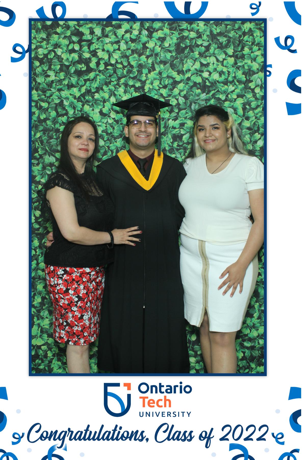 Ontario University Convocation 2022 | View more photos from the event at gallery.myselfiemirror.ca/u/romanmyselfiemirrorca/Ontario-University-Convocation-2022