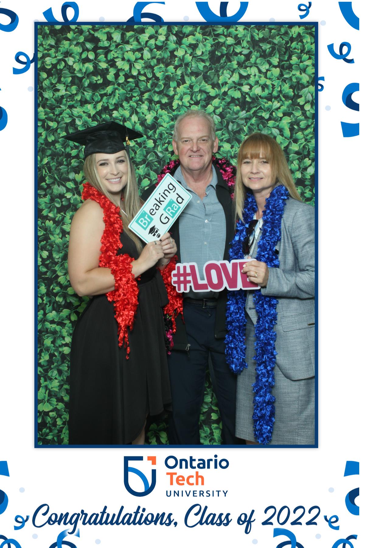 Ontario University Convocation 2022 | View more photos from the event at gallery.myselfiemirror.ca/u/romanmyselfiemirrorca/Ontario-University-Convocation-2022