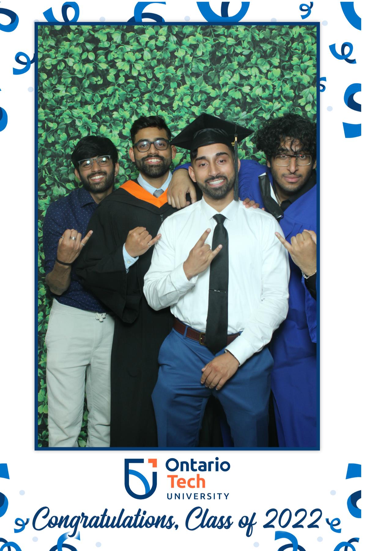 Ontario University Convocation 2022 | View more photos from the event at gallery.myselfiemirror.ca/u/romanmyselfiemirrorca/Ontario-University-Convocation-2022