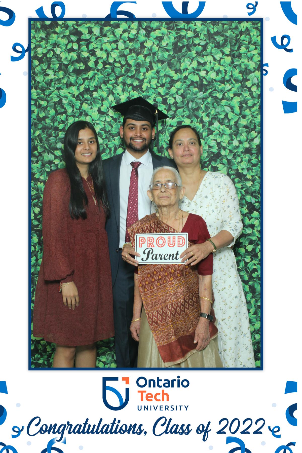 Ontario University Convocation 2022 | View more photos from the event at gallery.myselfiemirror.ca/u/romanmyselfiemirrorca/Ontario-University-Convocation-2022