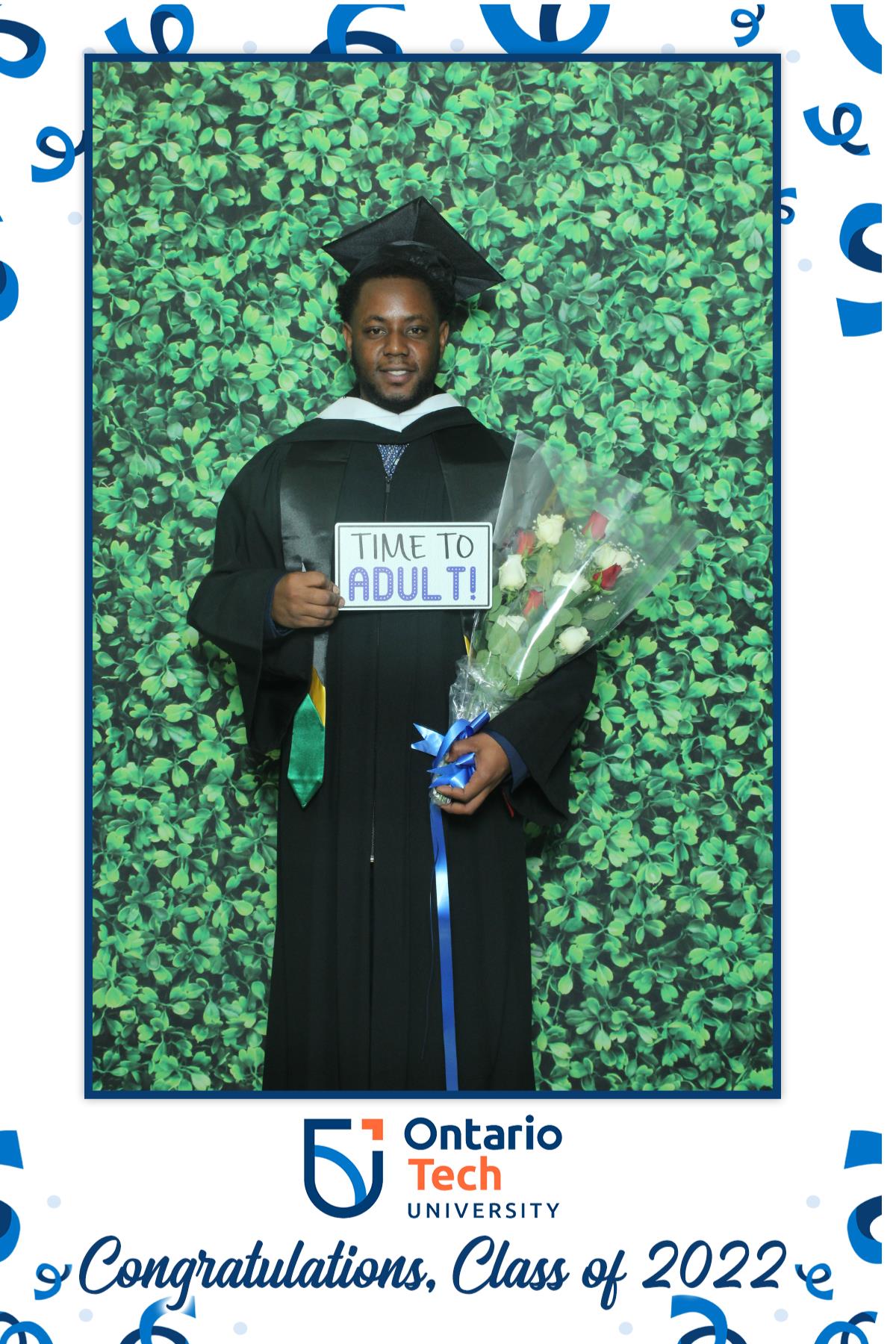 Ontario University Convocation 2022 | View more photos from the event at gallery.myselfiemirror.ca/u/romanmyselfiemirrorca/Ontario-University-Convocation-2022