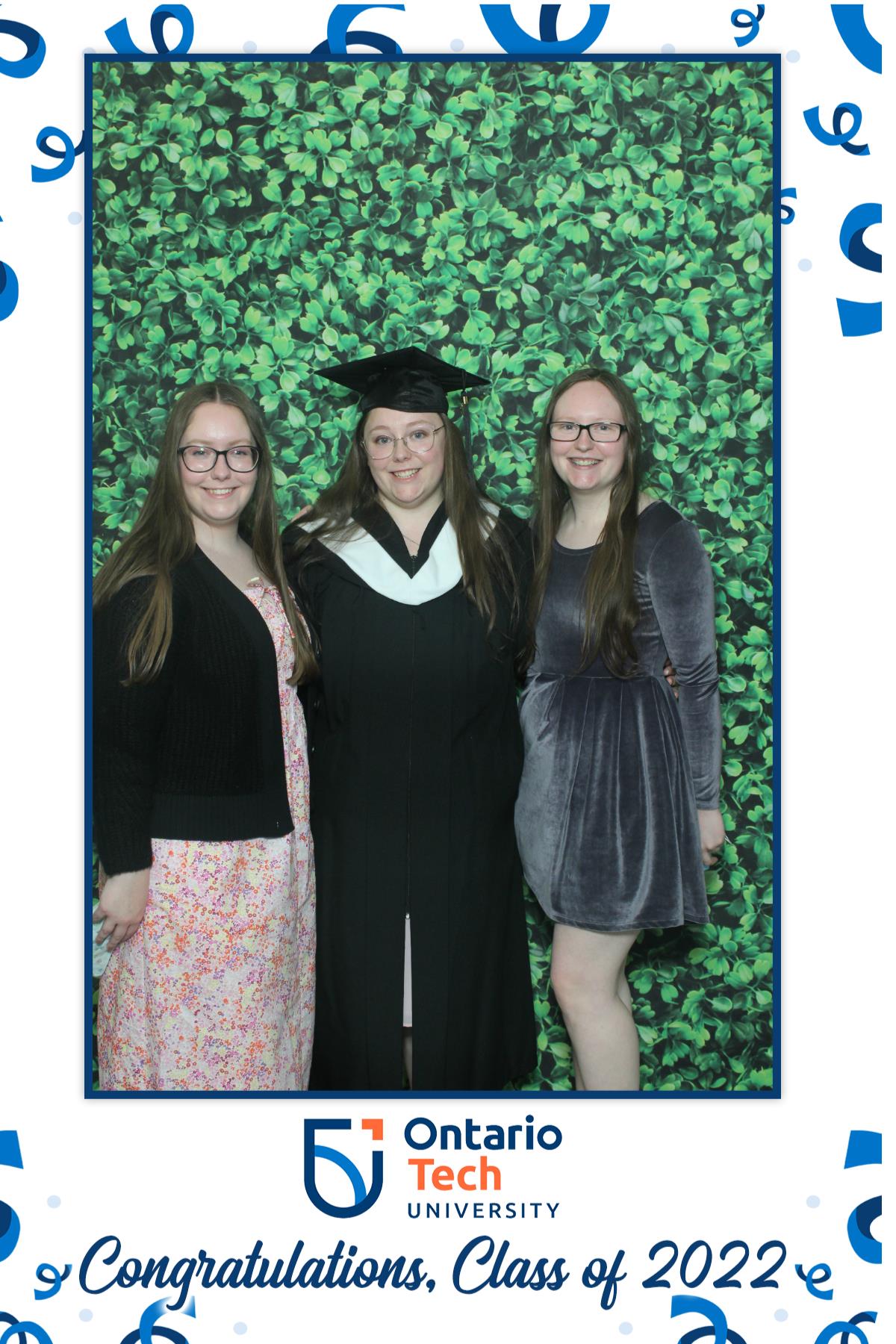 Ontario University Convocation 2022 | View more photos from the event at gallery.myselfiemirror.ca/u/romanmyselfiemirrorca/Ontario-University-Convocation-2022