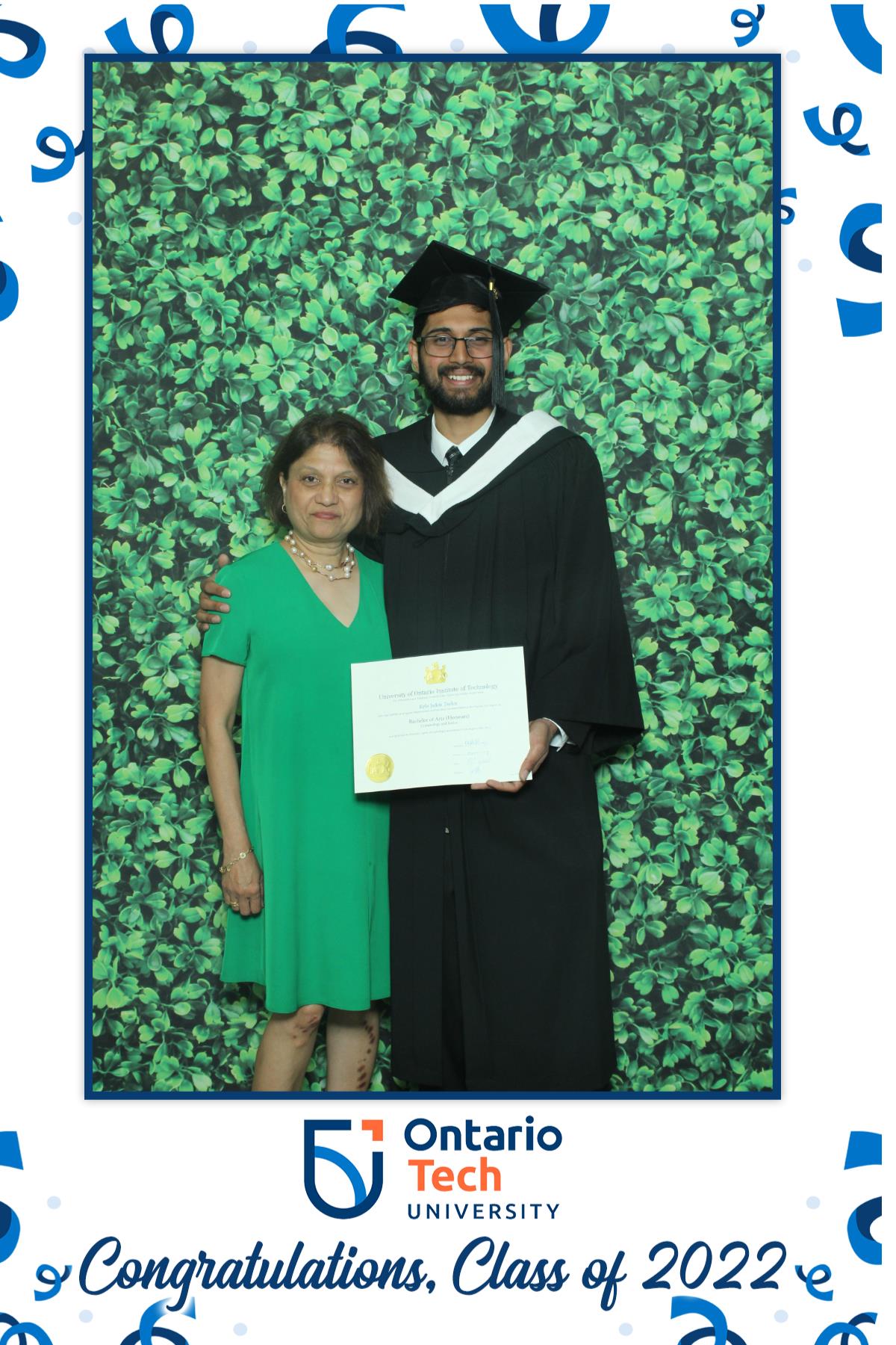 Ontario University Convocation 2022 | View more photos from the event at gallery.myselfiemirror.ca/u/romanmyselfiemirrorca/Ontario-University-Convocation-2022