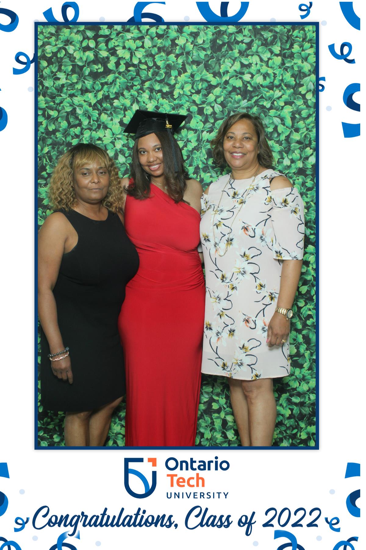 Ontario University Convocation 2022 | View more photos from the event at gallery.myselfiemirror.ca/u/romanmyselfiemirrorca/Ontario-University-Convocation-2022