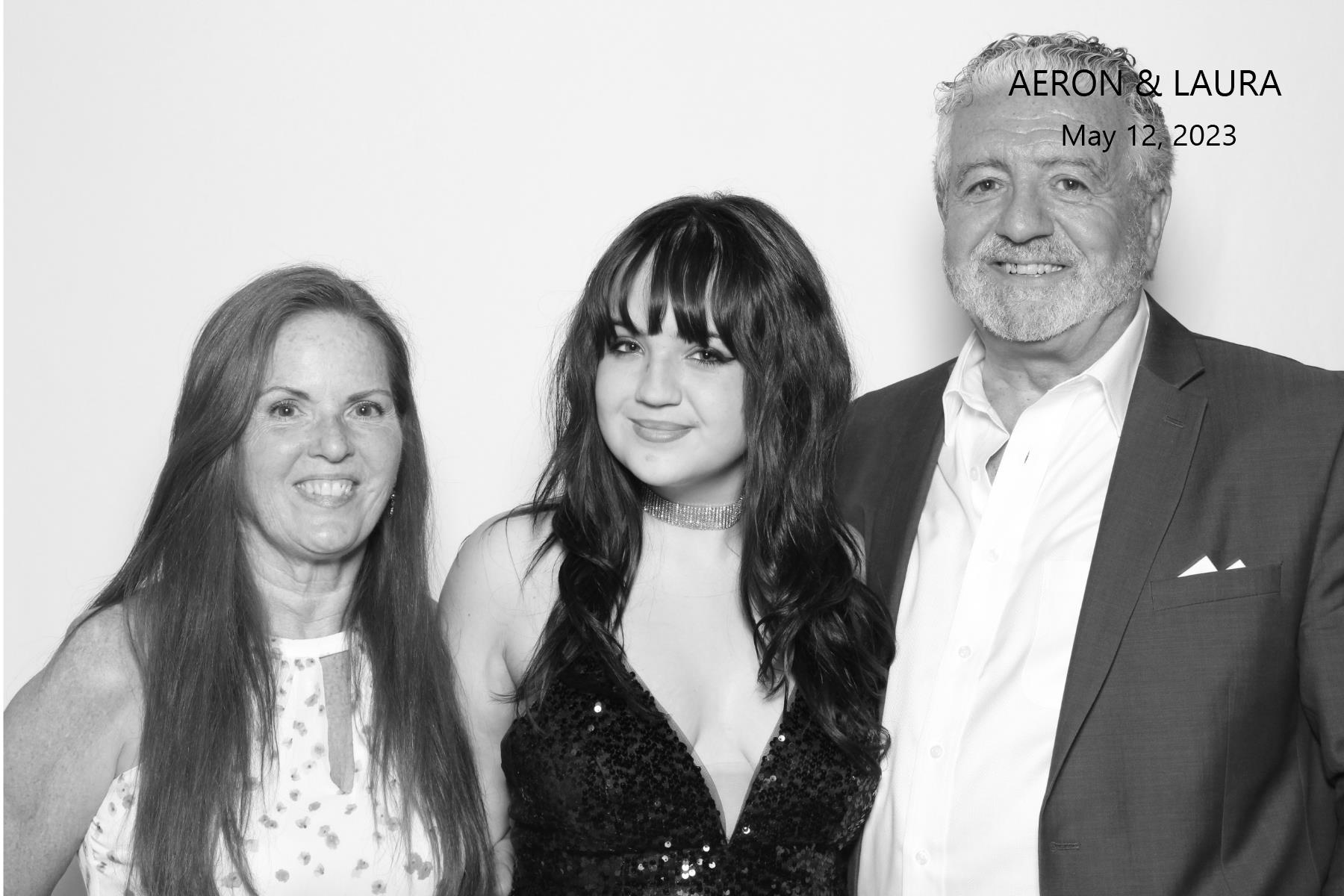 Aeron & Laura | View more photos from the event at gallery.myselfiemirror.ca/u/romanmyselfiemirrorca/Aeron-Laura