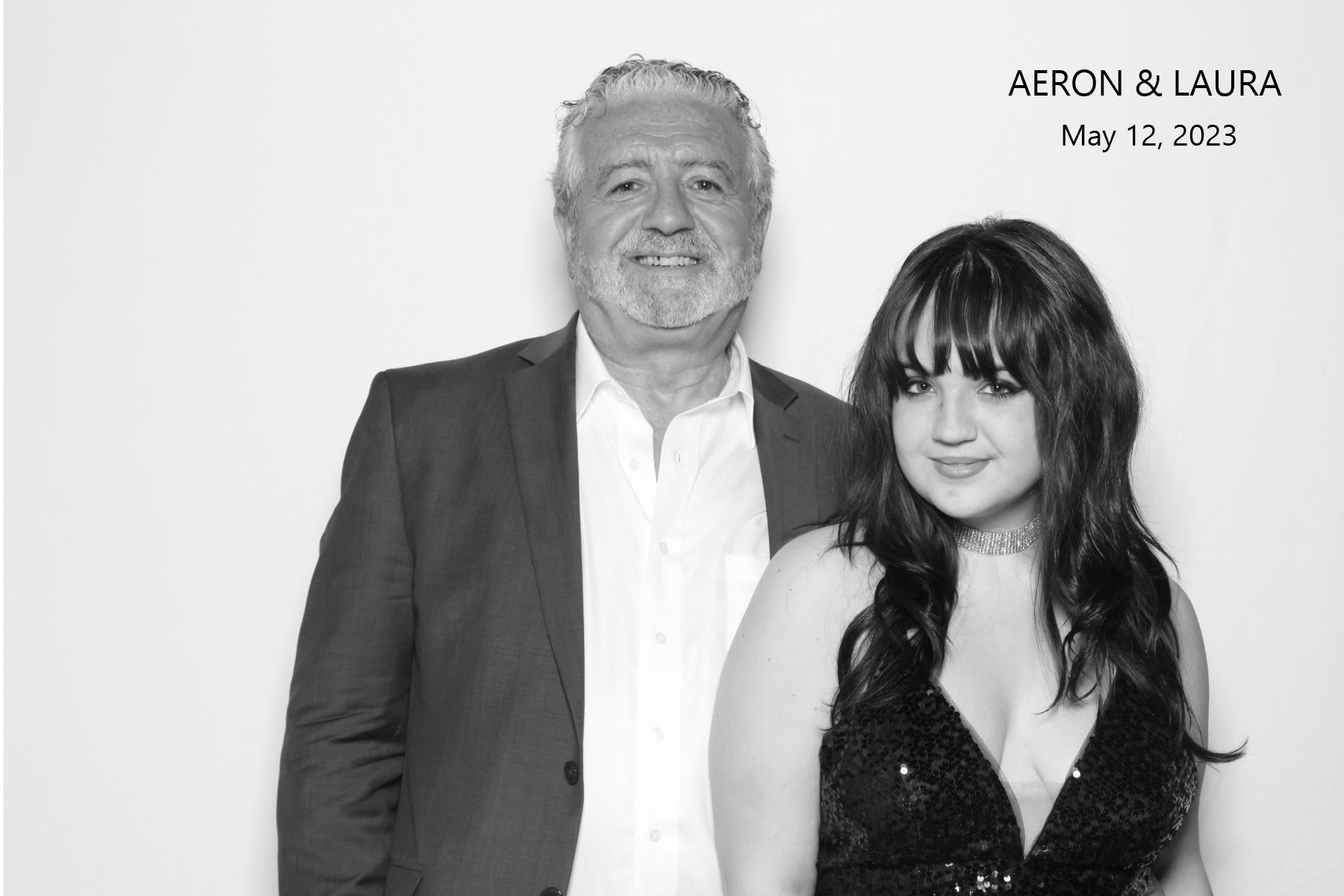 Aeron & Laura | View more photos from the event at gallery.myselfiemirror.ca/u/romanmyselfiemirrorca/Aeron-Laura