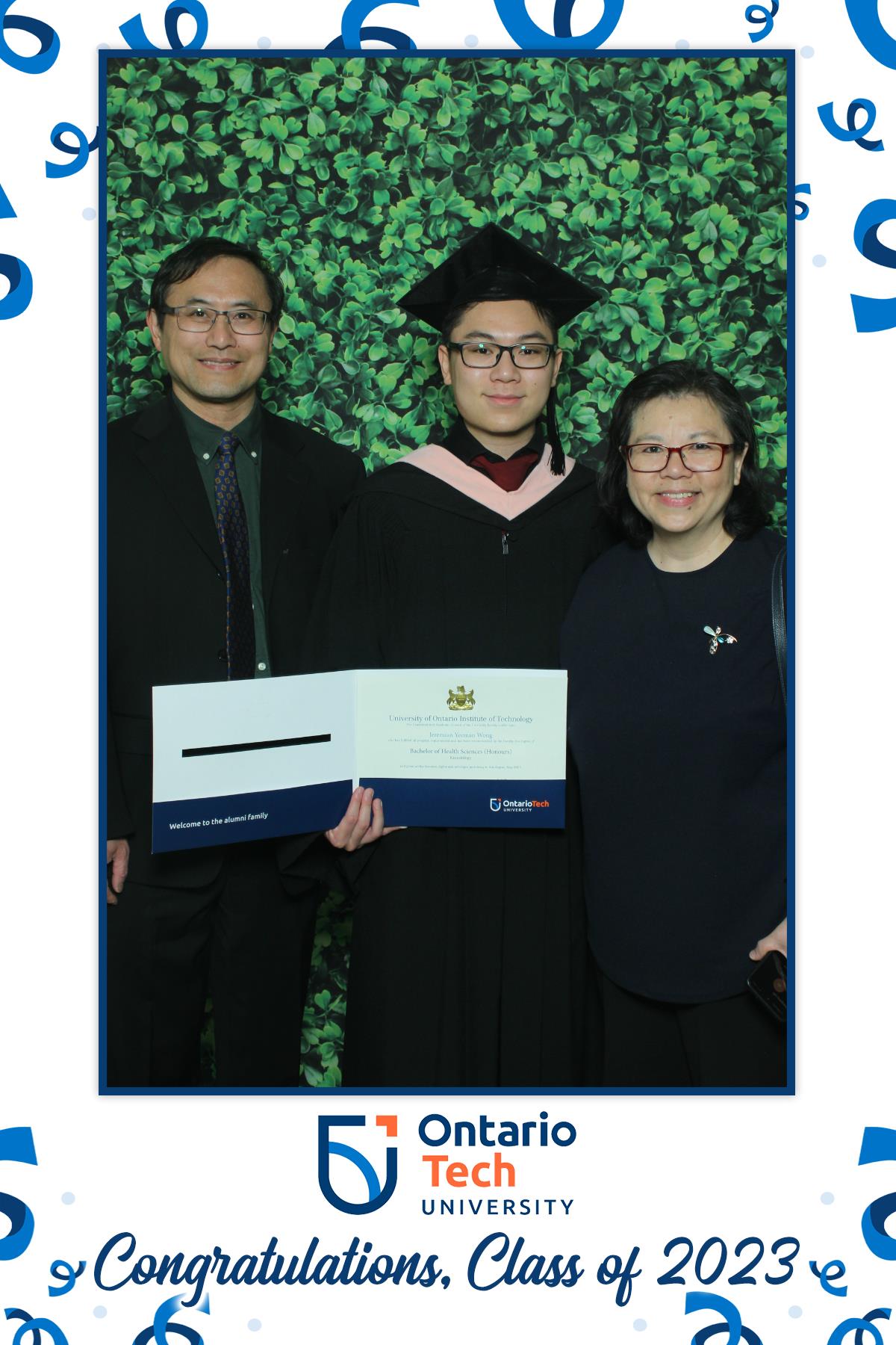 Annual Convocation | View more photos from the event at gallery.myselfiemirror.ca/u/romanmyselfiemirrorca/Annual-Convocation