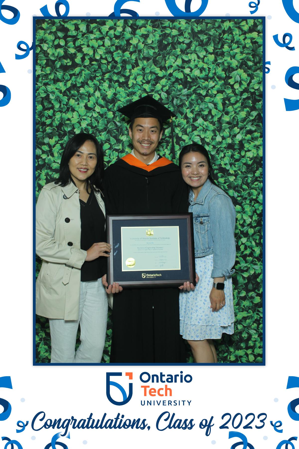 Annual Convocation | View more photos from the event at gallery.myselfiemirror.ca/u/romanmyselfiemirrorca/Annual-Convocation