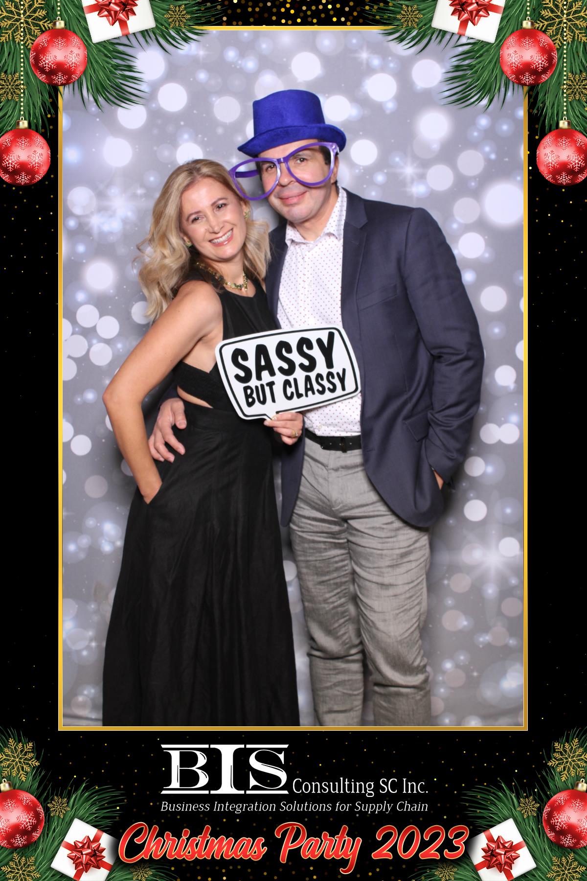 BIS Christmas 2023  | View more photos from the event at gallery.myselfiemirror.ca/u/romanmyselfiemirrorca/BIS-Christmas-2023