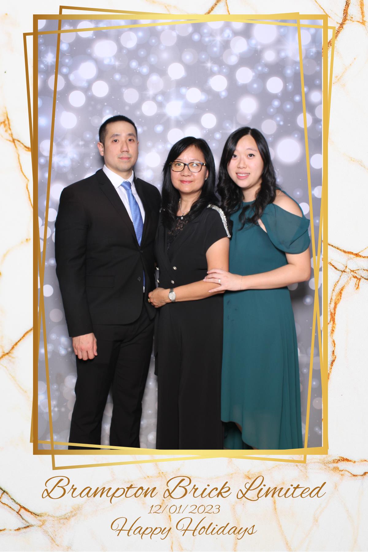 Brampton Brick Limited Holiday Party | View more photos from the event at gallery.myselfiemirror.ca/u/romanmyselfiemirrorca/Brampton-Brick-Limited-Holiday-Party