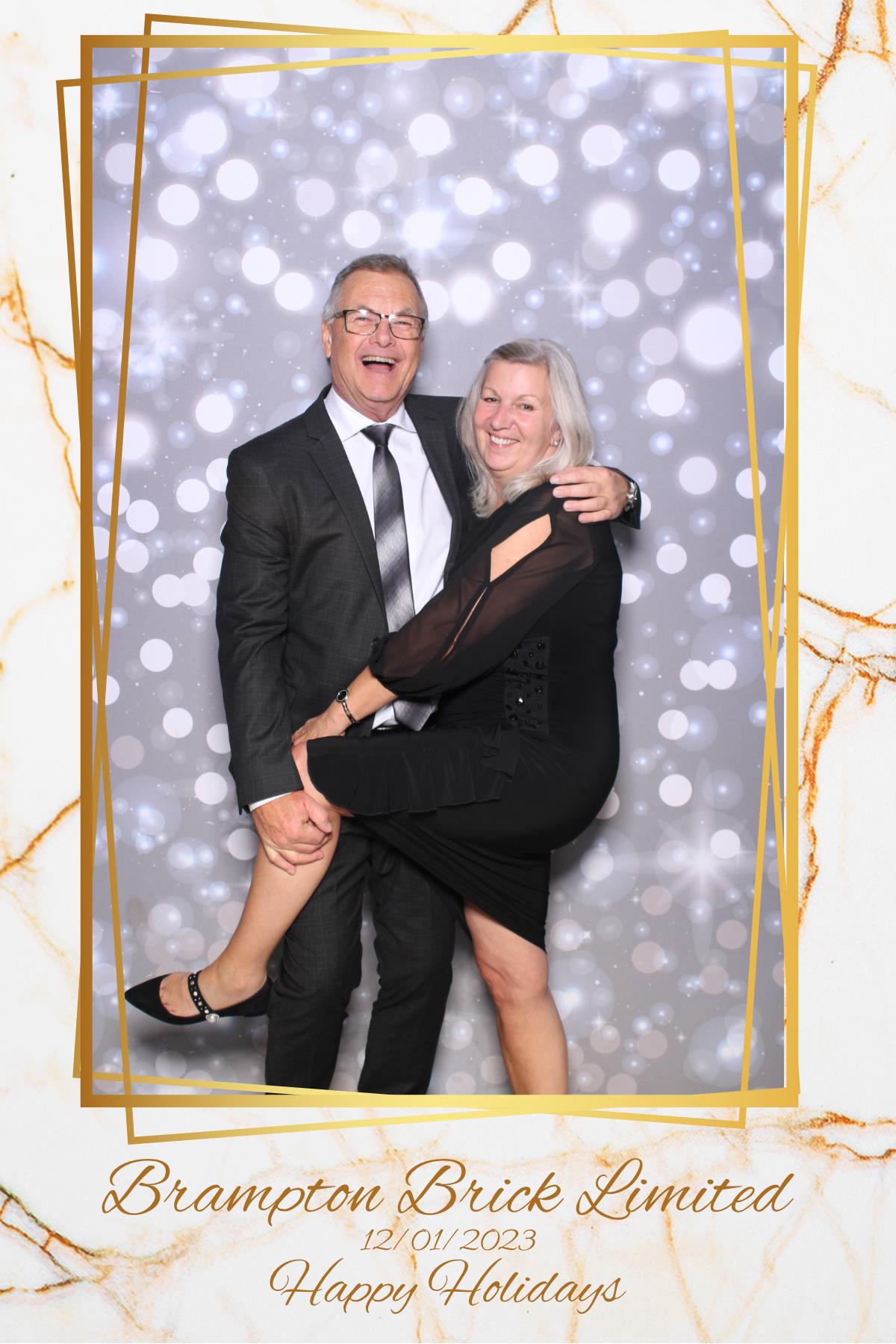 Brampton Brick Limited Holiday Party | View more photos from the event at gallery.myselfiemirror.ca/u/romanmyselfiemirrorca/Brampton-Brick-Limited-Holiday-Party