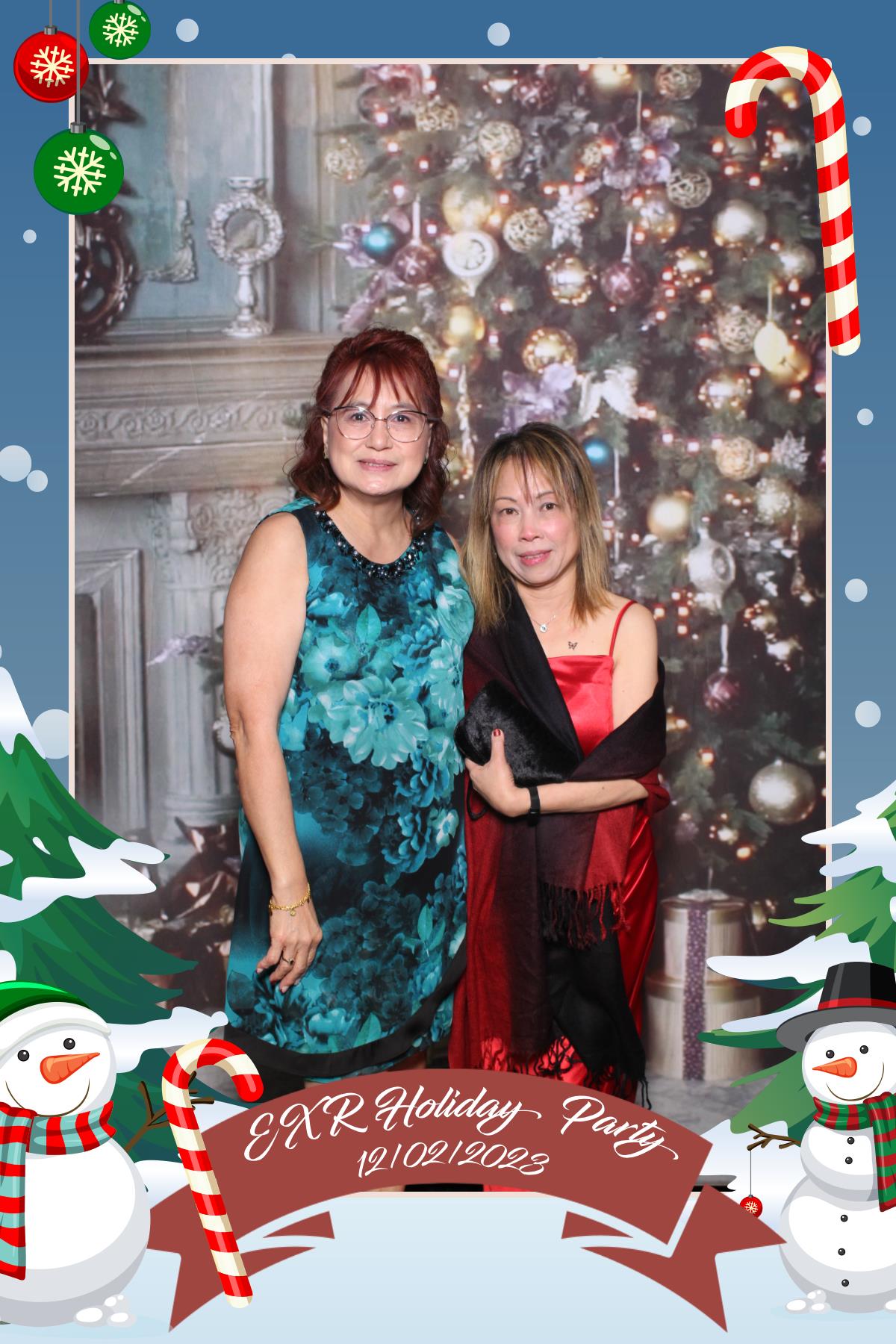 EXR Holiday Party  | View more photos from the event at gallery.myselfiemirror.ca/u/romanmyselfiemirrorca/EXR-Holiday-Party