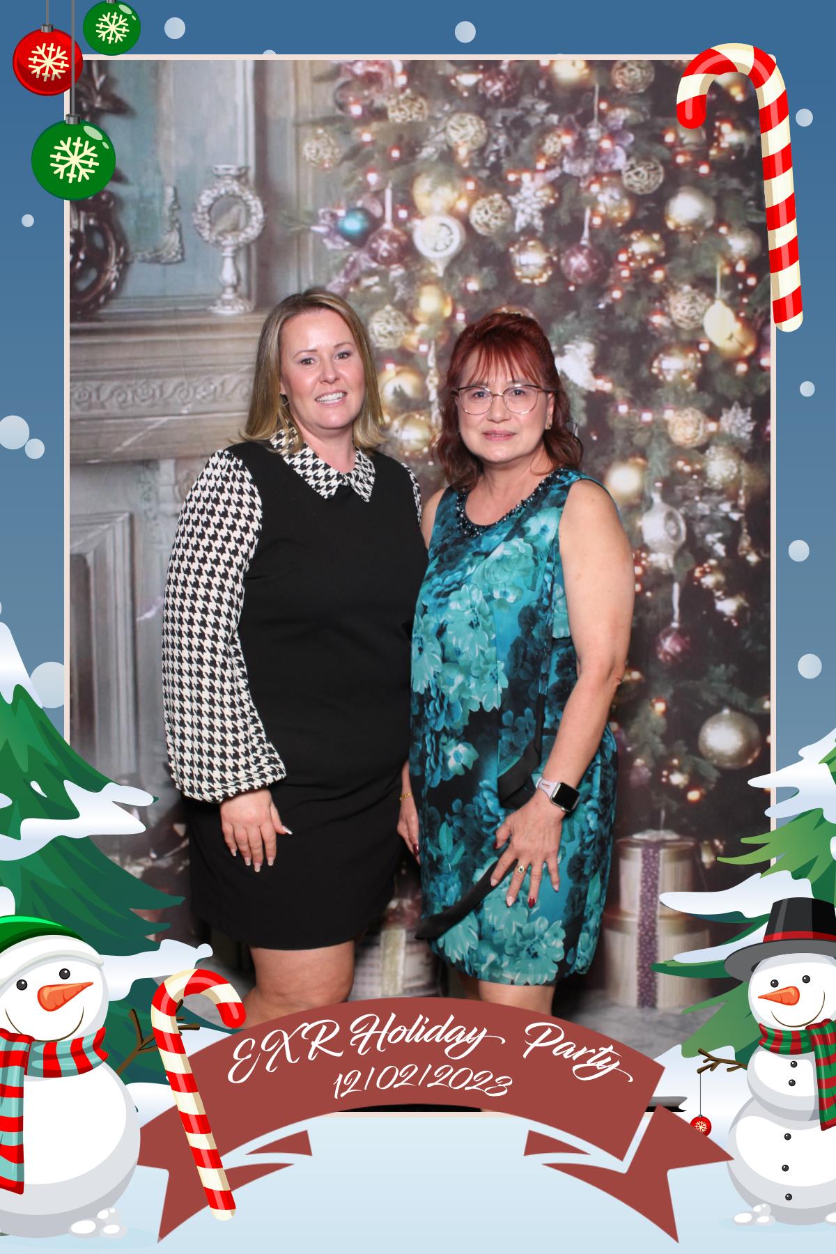 EXR Holiday Party  | View more photos from the event at gallery.myselfiemirror.ca/u/romanmyselfiemirrorca/EXR-Holiday-Party