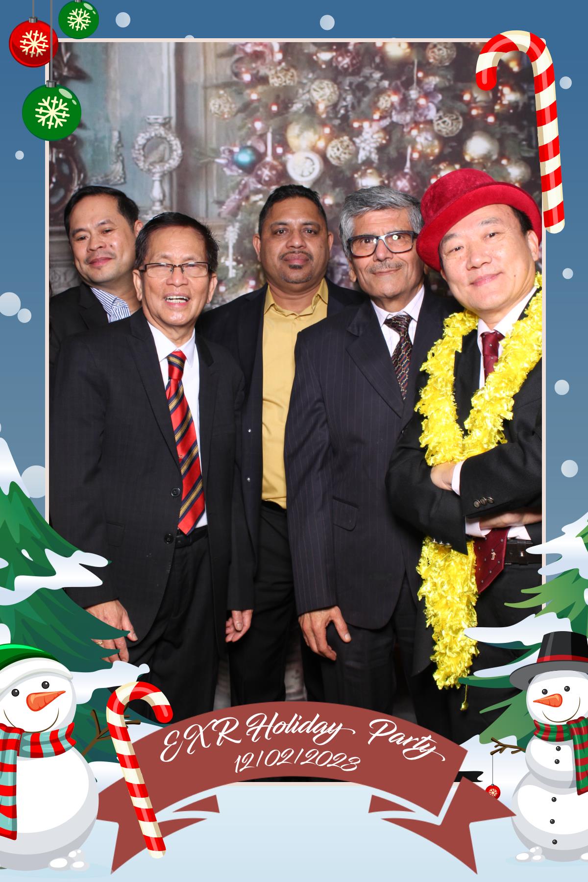 EXR Holiday Party  | View more photos from the event at gallery.myselfiemirror.ca/u/romanmyselfiemirrorca/EXR-Holiday-Party