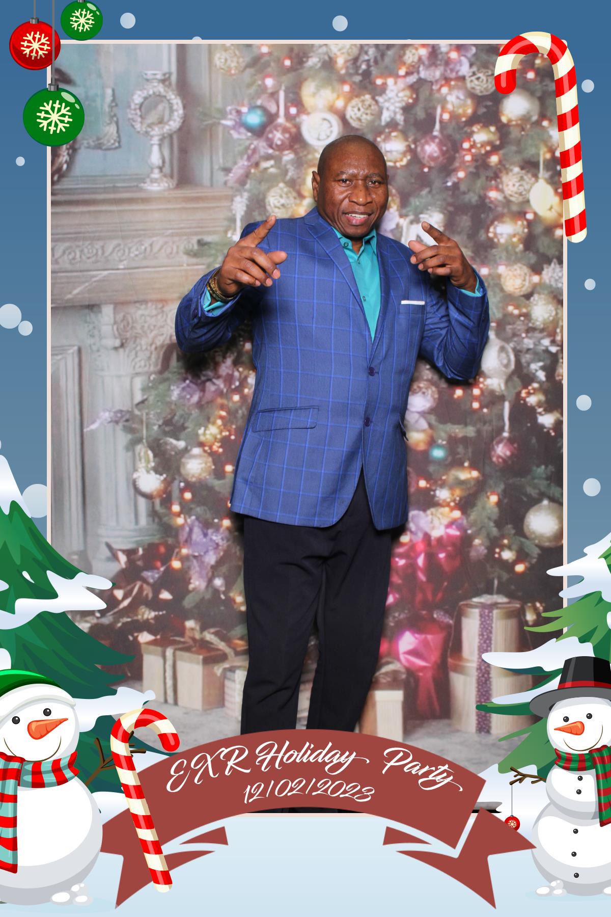 EXR Holiday Party  | View more photos from the event at gallery.myselfiemirror.ca/u/romanmyselfiemirrorca/EXR-Holiday-Party