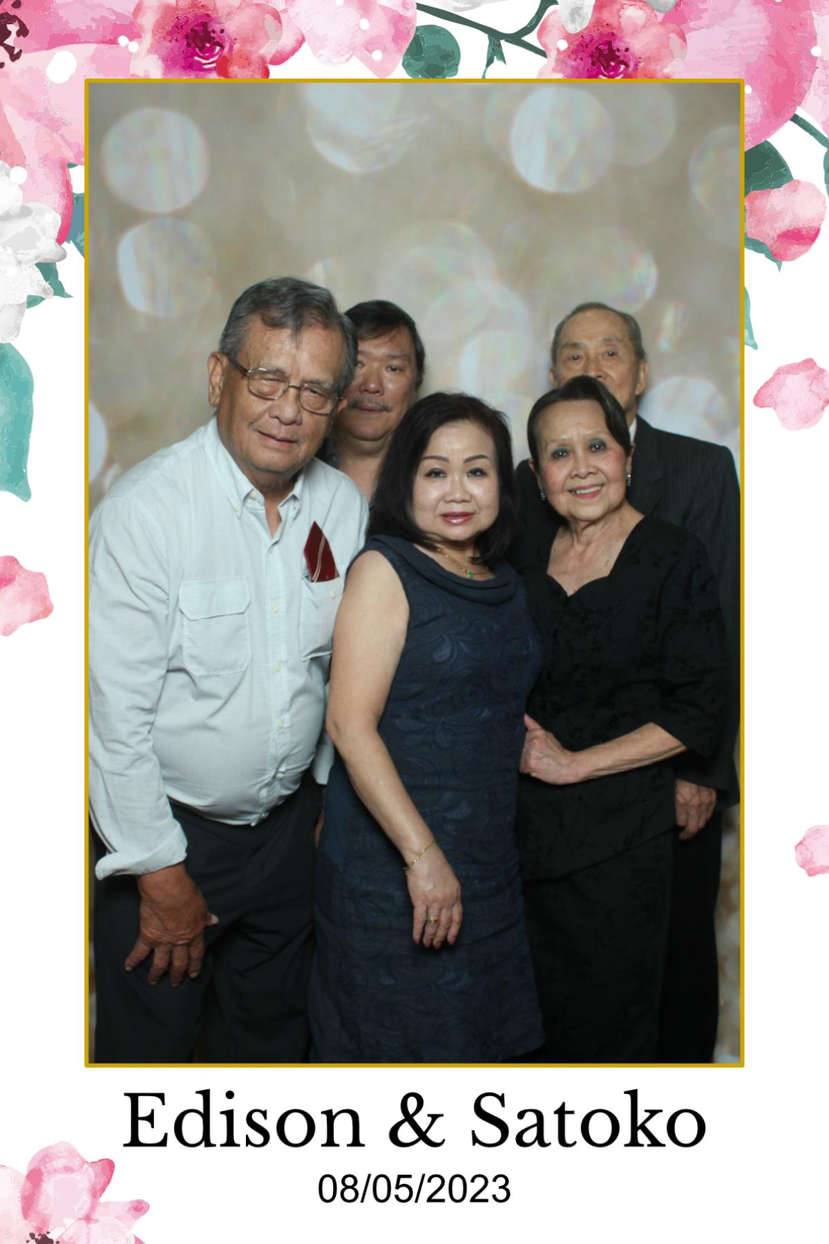 Edison & Satoko | View more photos from the event at gallery.myselfiemirror.ca/u/romanmyselfiemirrorca/Edison-Satoko