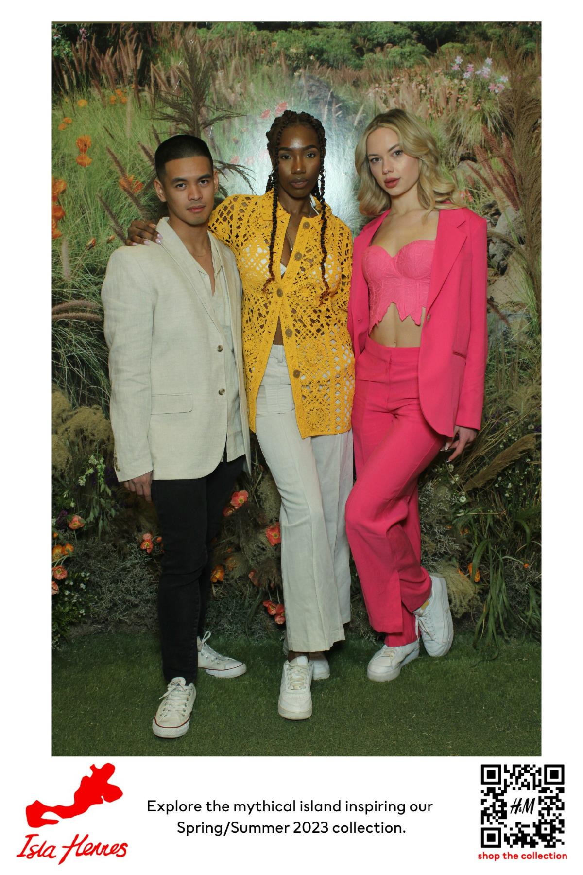 H&M Isla Hennes Collection Launch | View more photos from the event at gallery.myselfiemirror.ca/u/romanmyselfiemirrorca/HM-Isla-Hennes-Collection-Launch