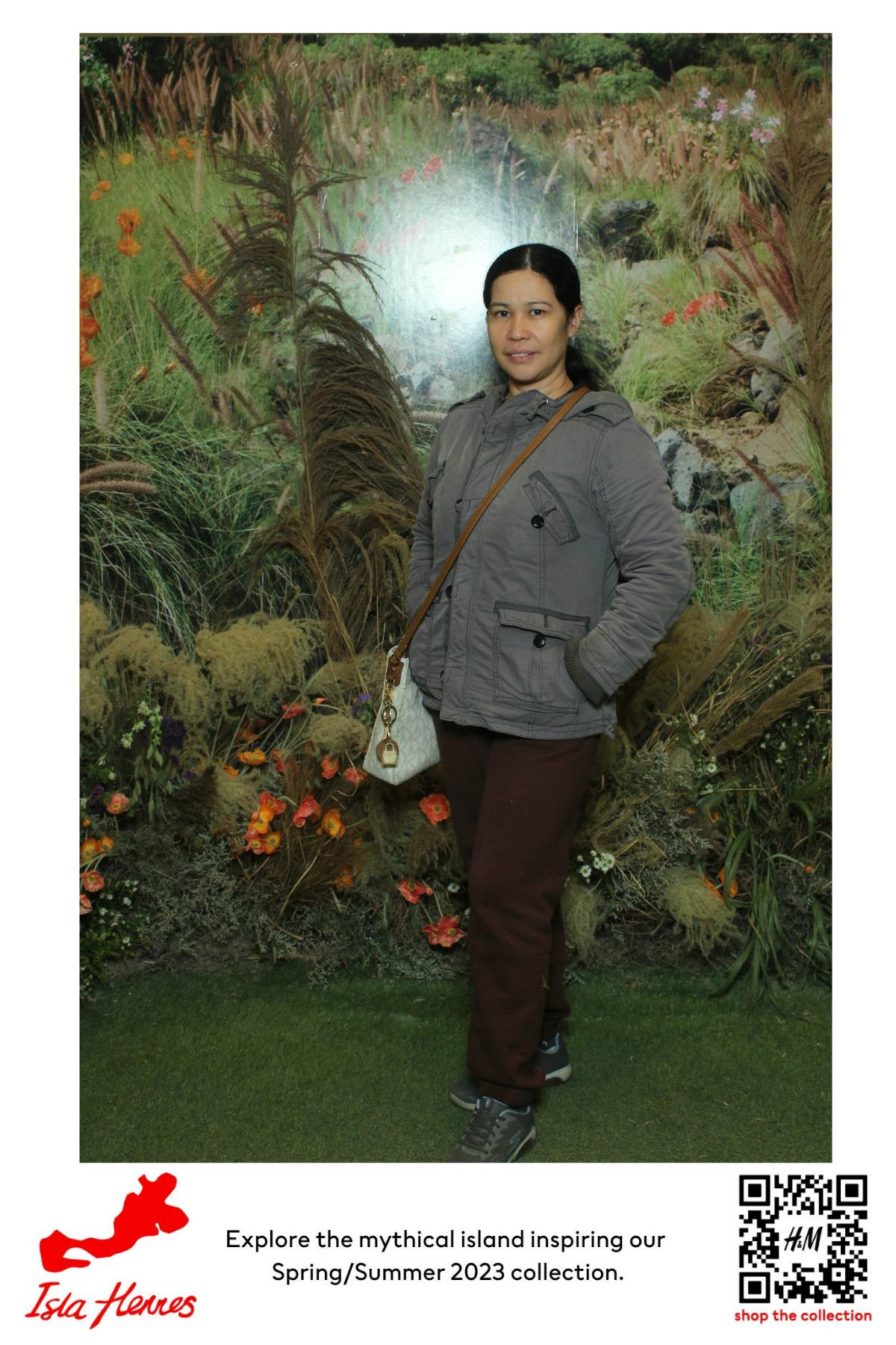 H&M Isla Hennes Collection Launch | View more photos from the event at gallery.myselfiemirror.ca/u/romanmyselfiemirrorca/HM-Isla-Hennes-Collection-Launch