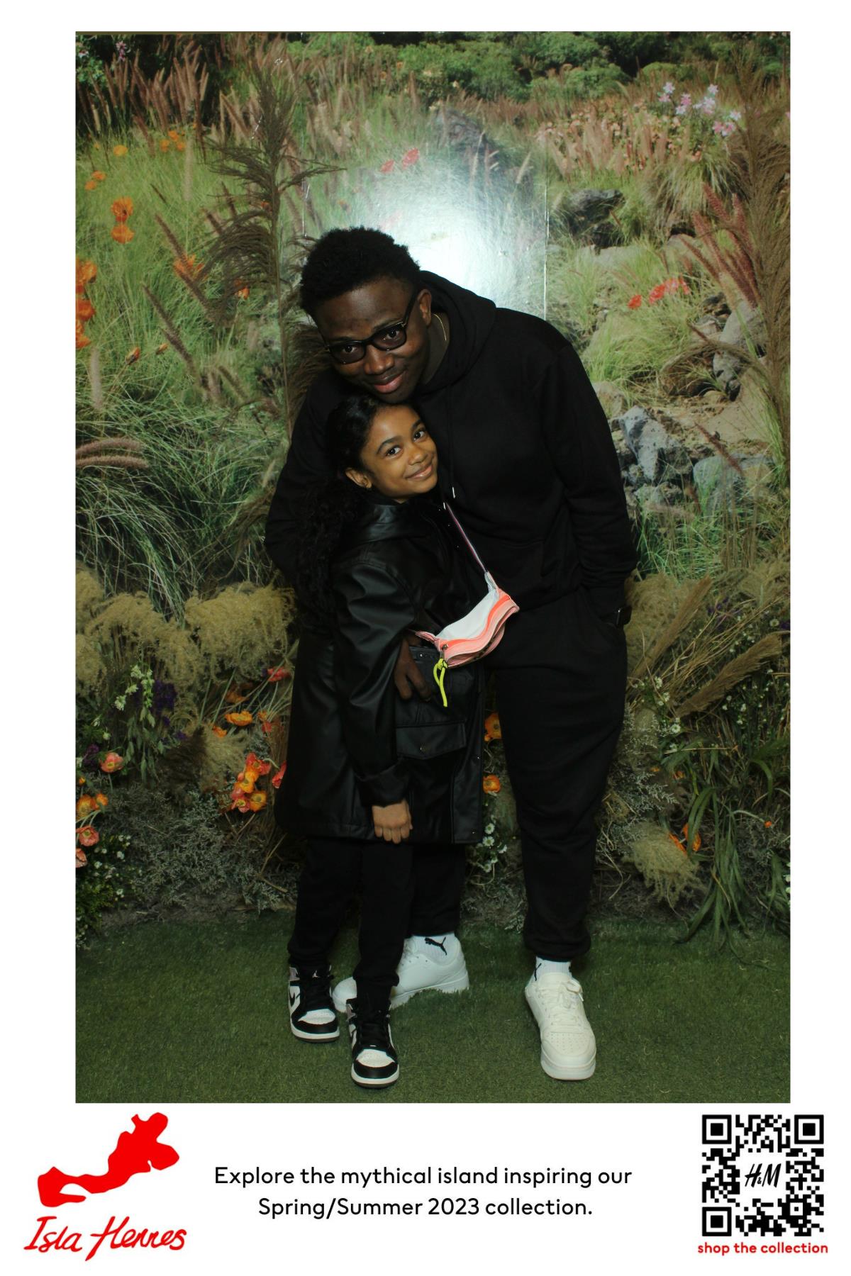 H&M Isla Hennes Collection Launch | View more photos from the event at gallery.myselfiemirror.ca/u/romanmyselfiemirrorca/HM-Isla-Hennes-Collection-Launch