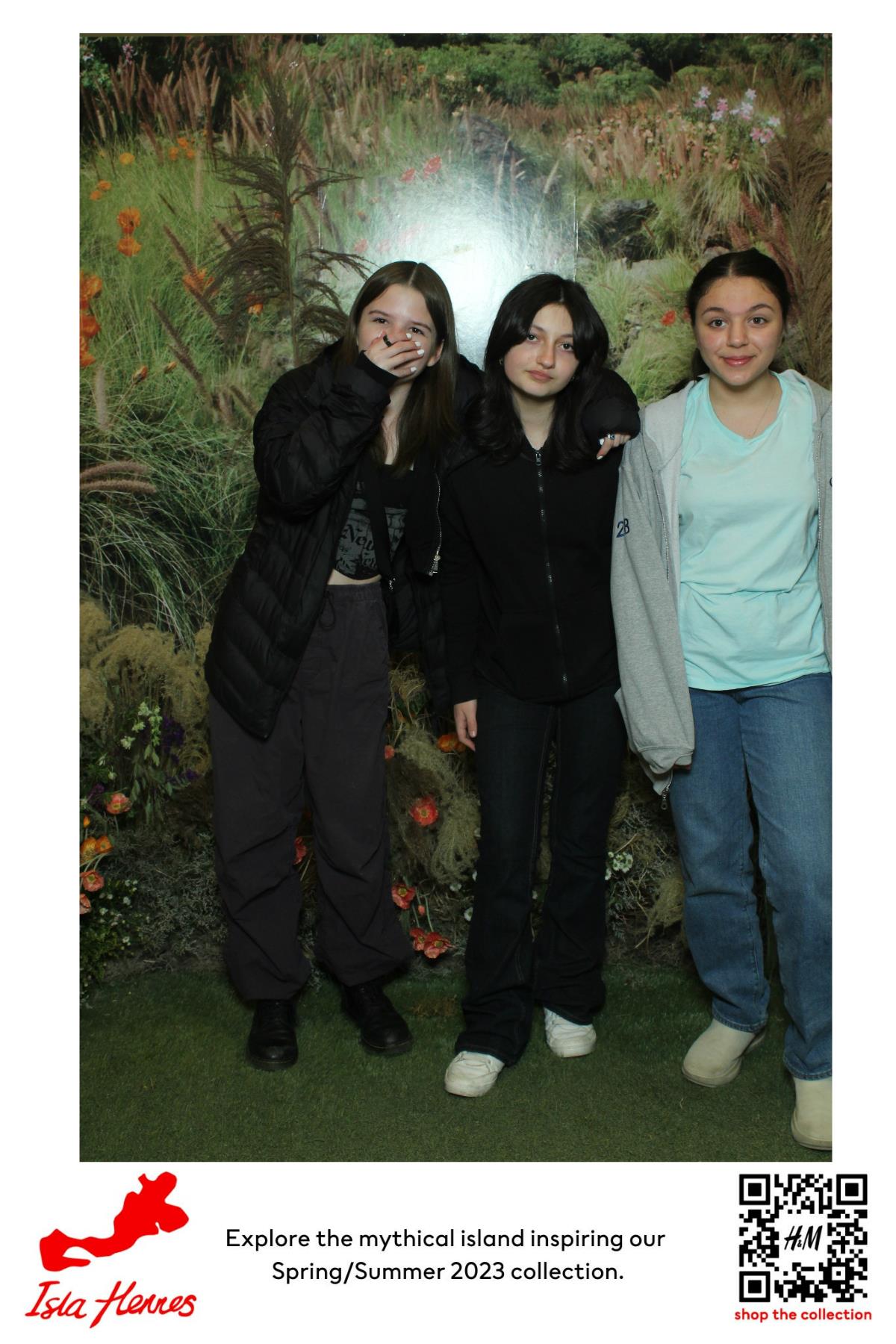 H&M Isla Hennes Collection Launch | View more photos from the event at gallery.myselfiemirror.ca/u/romanmyselfiemirrorca/HM-Isla-Hennes-Collection-Launch