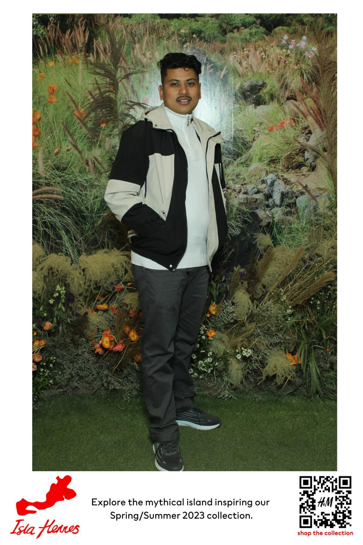 H&M Isla Hennes Collection Launch | View more photos from the event at gallery.myselfiemirror.ca/u/romanmyselfiemirrorca/HM-Isla-Hennes-Collection-Launch