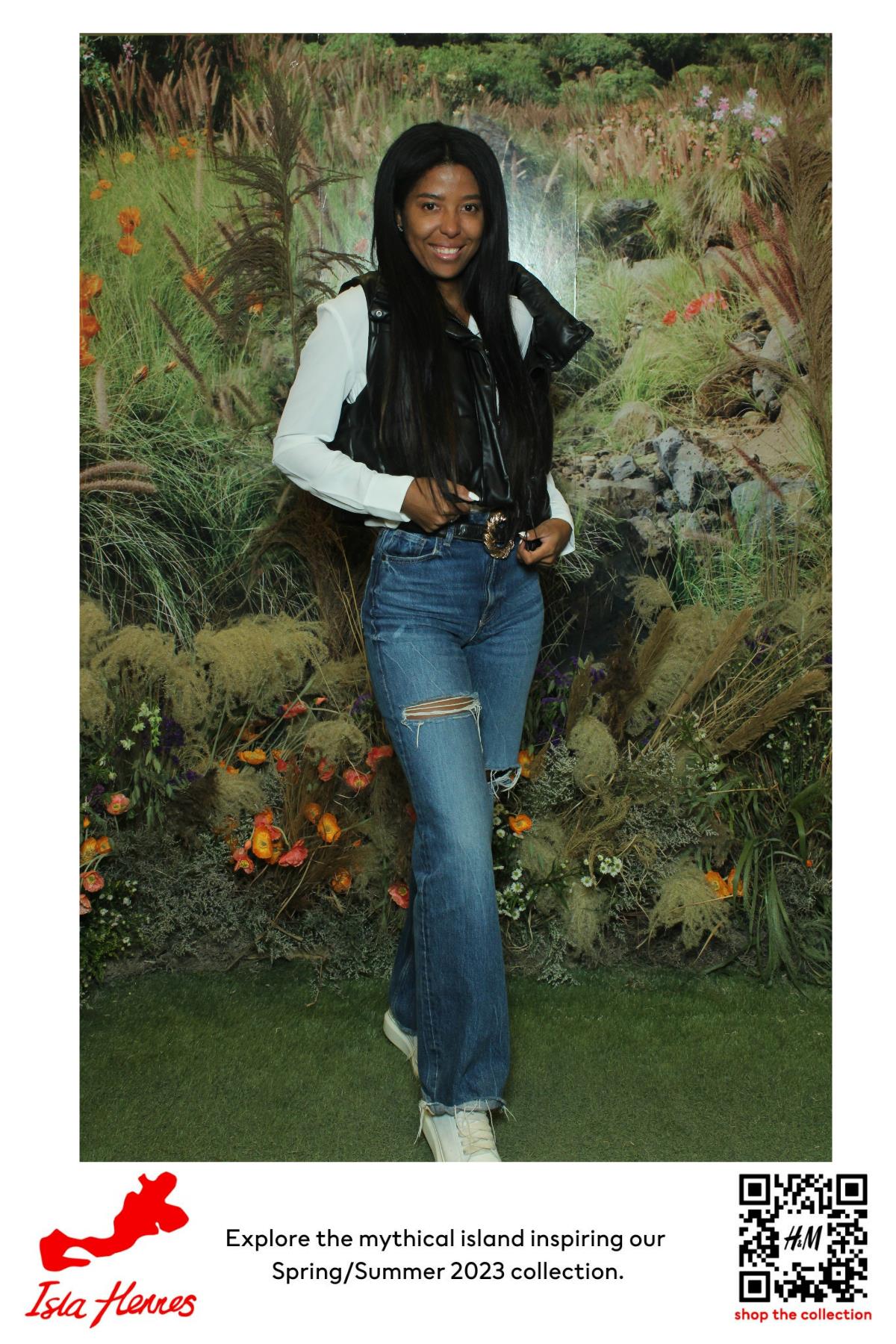 H&M Isla Hennes Collection Launch | View more photos from the event at gallery.myselfiemirror.ca/u/romanmyselfiemirrorca/HM-Isla-Hennes-Collection-Launch